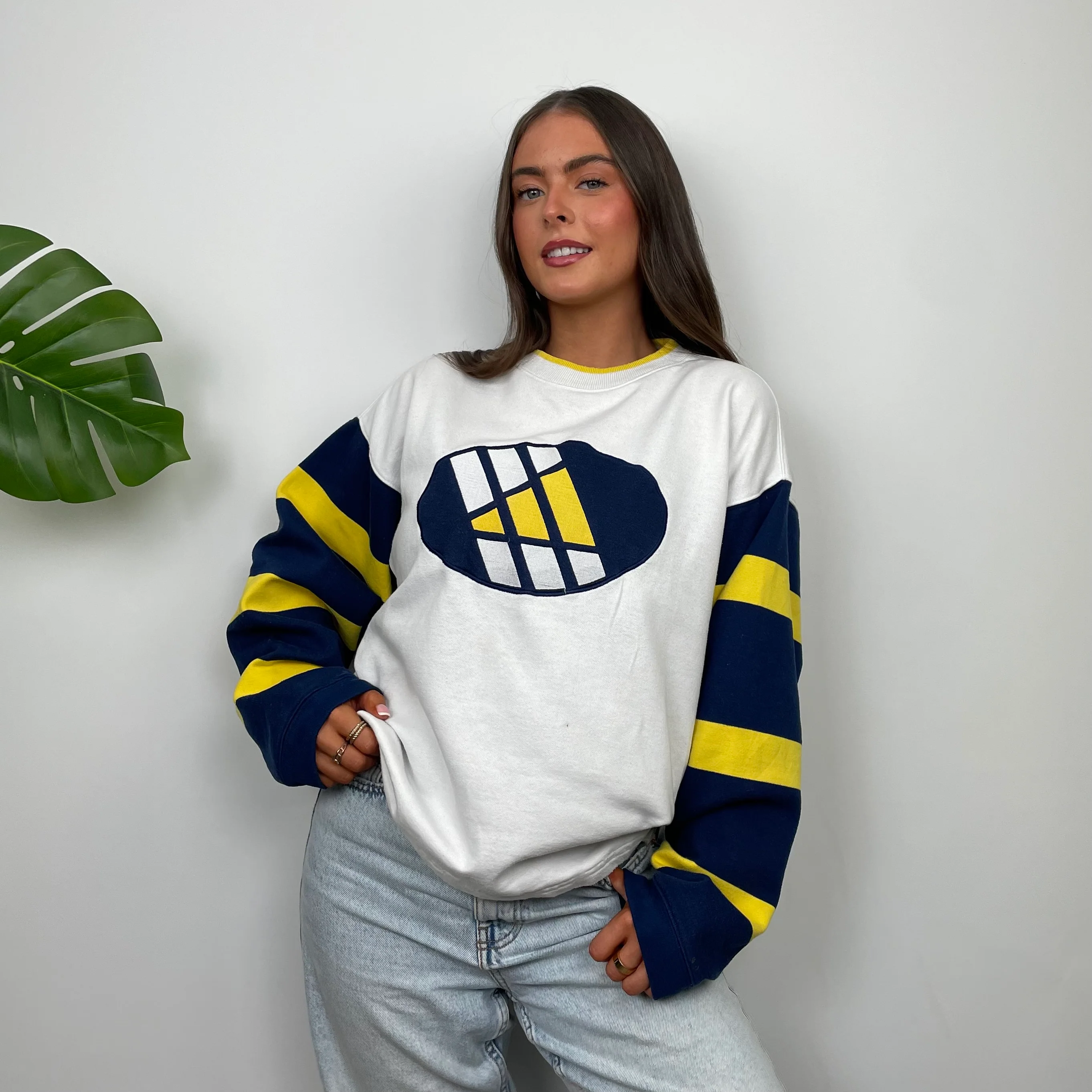 Adidas RARE White Embroidered Logo Sweatshirt (M) - Image 3
