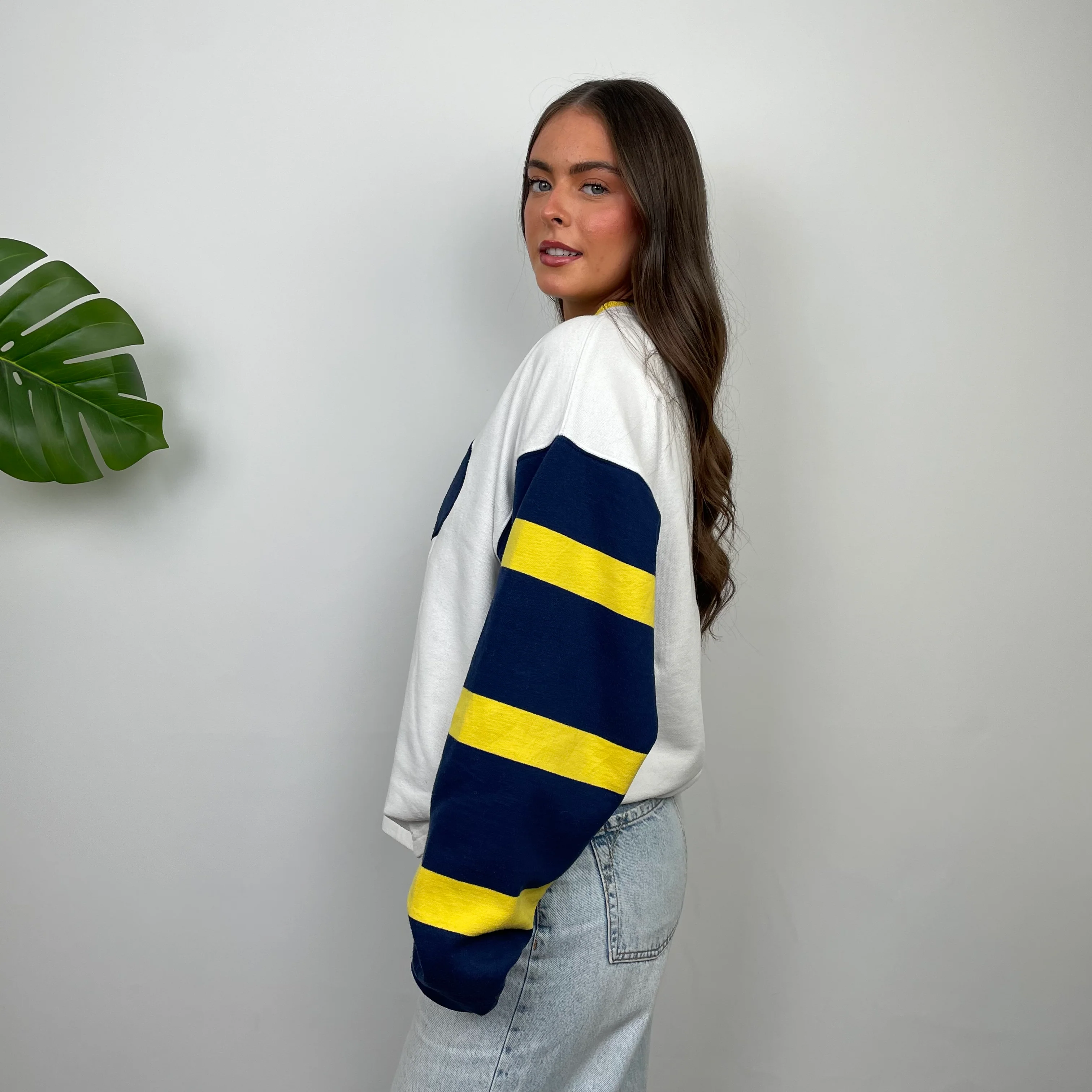 Adidas RARE White Embroidered Logo Sweatshirt (M) - Image 4