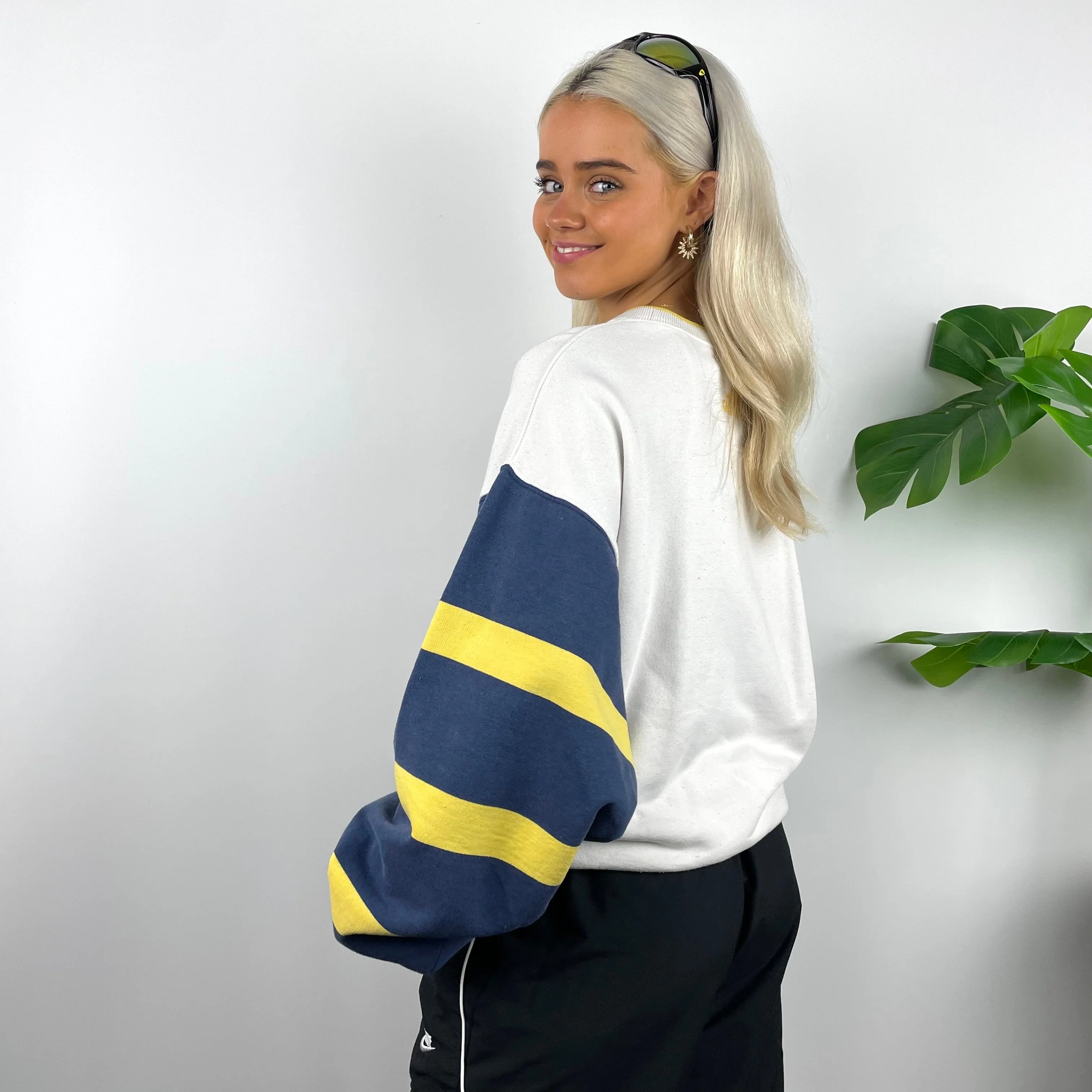 Adidas RARE White Embroidered Logo Sweatshirt (M) - Image 5