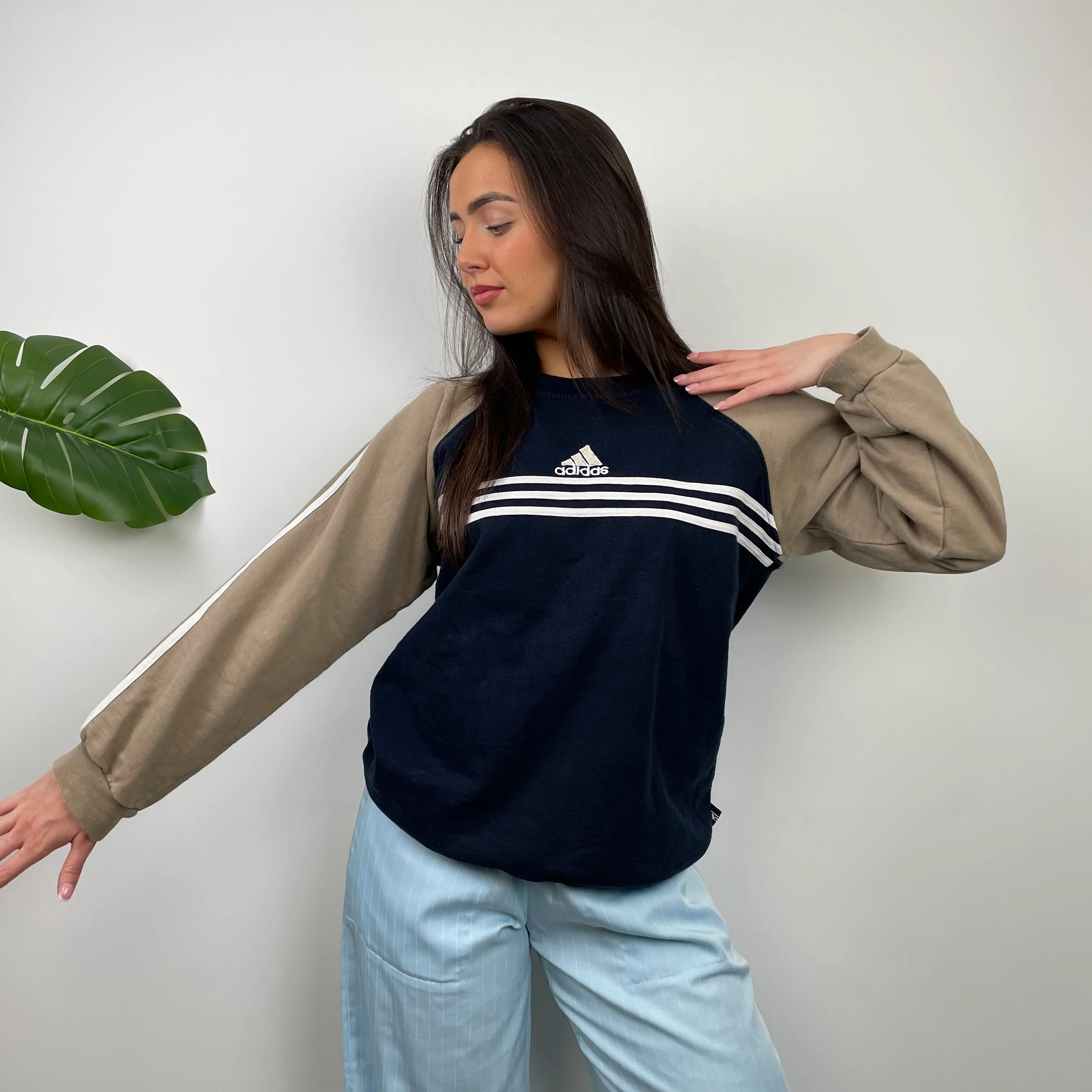 Adidas Tan and Black Embroidered Spell Out Sweatshirt (M) - Image 3