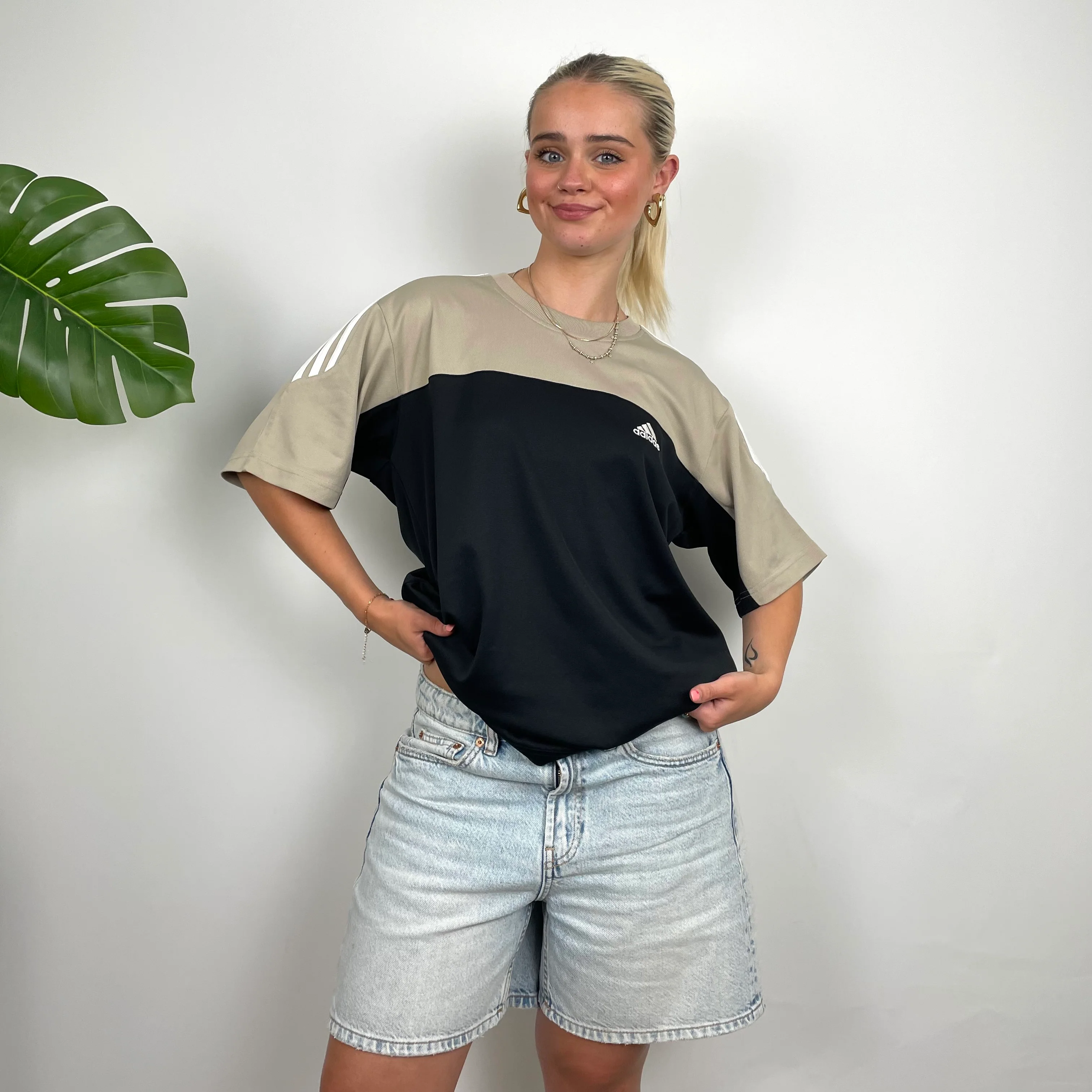 Adidas Tan and Black Embroidered Spell Out T Shirt (M) - Image 2