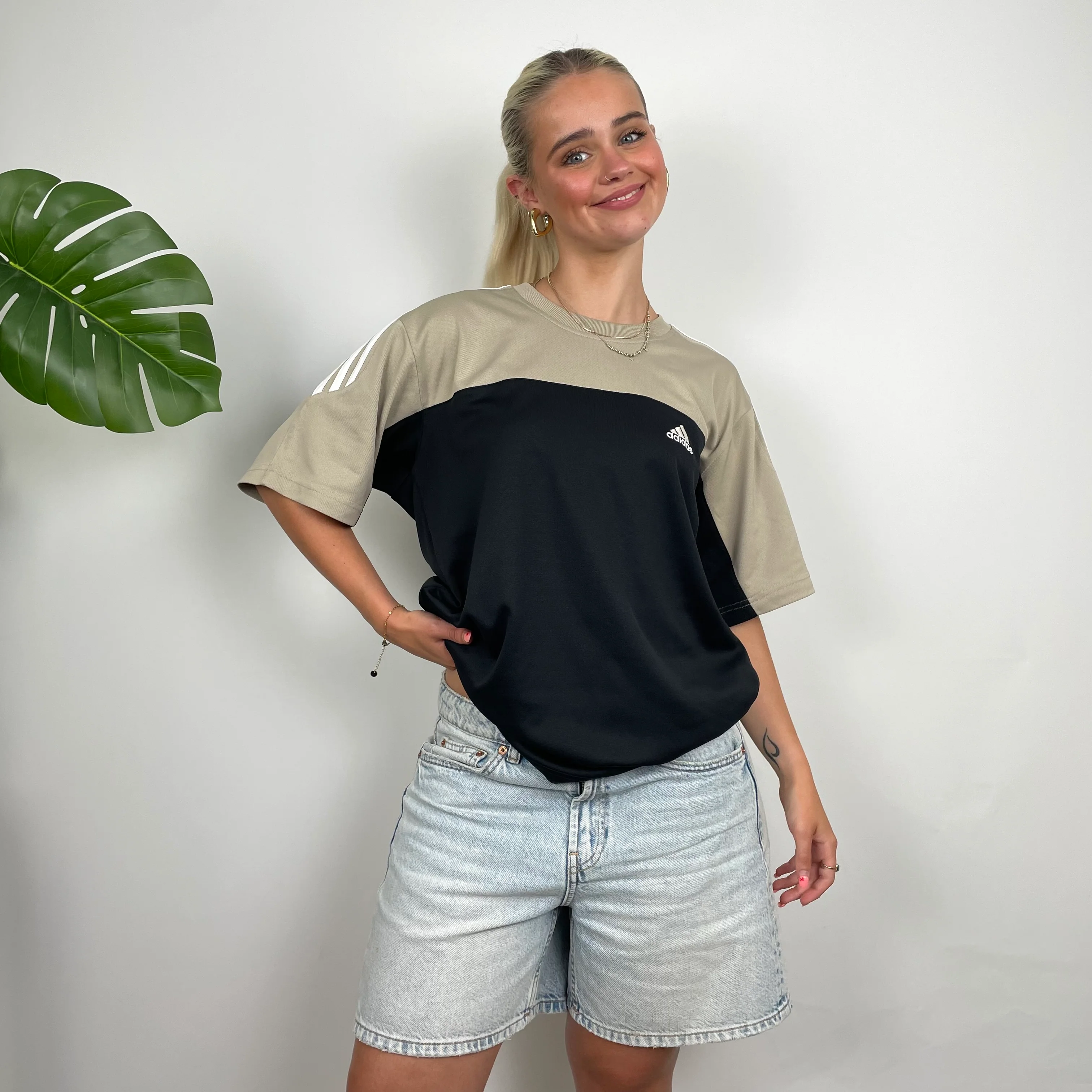 Adidas Tan and Black Embroidered Spell Out T Shirt (M) - Image 3