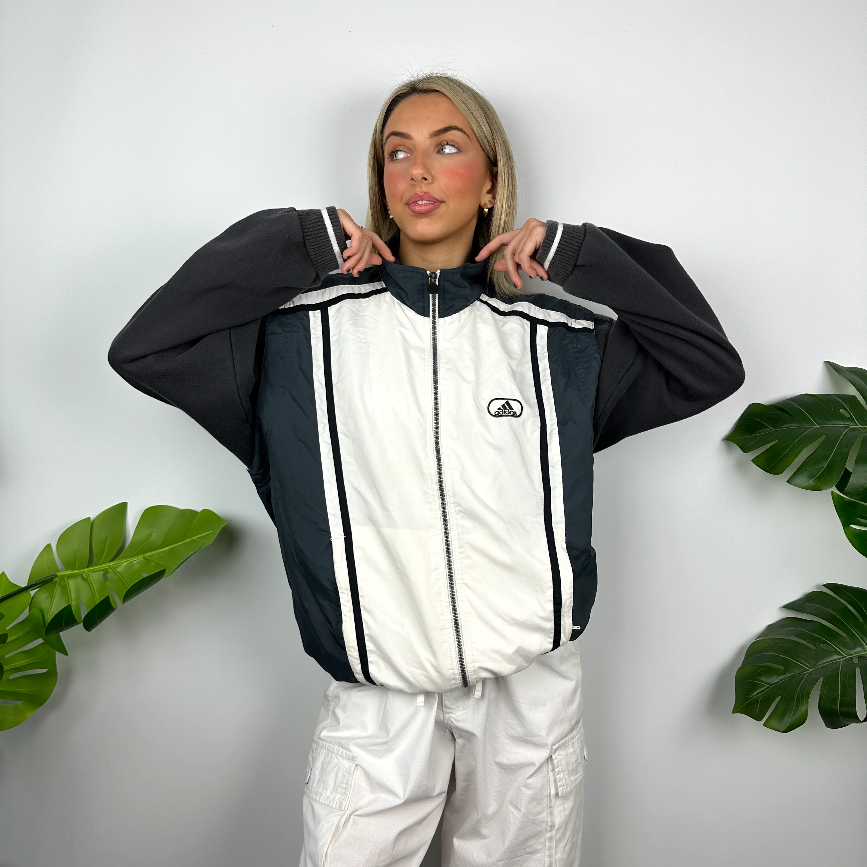 Adidas White & Navy Embroidered Spell Out Zip Up Windbreaker Gilet (M) - Image 2