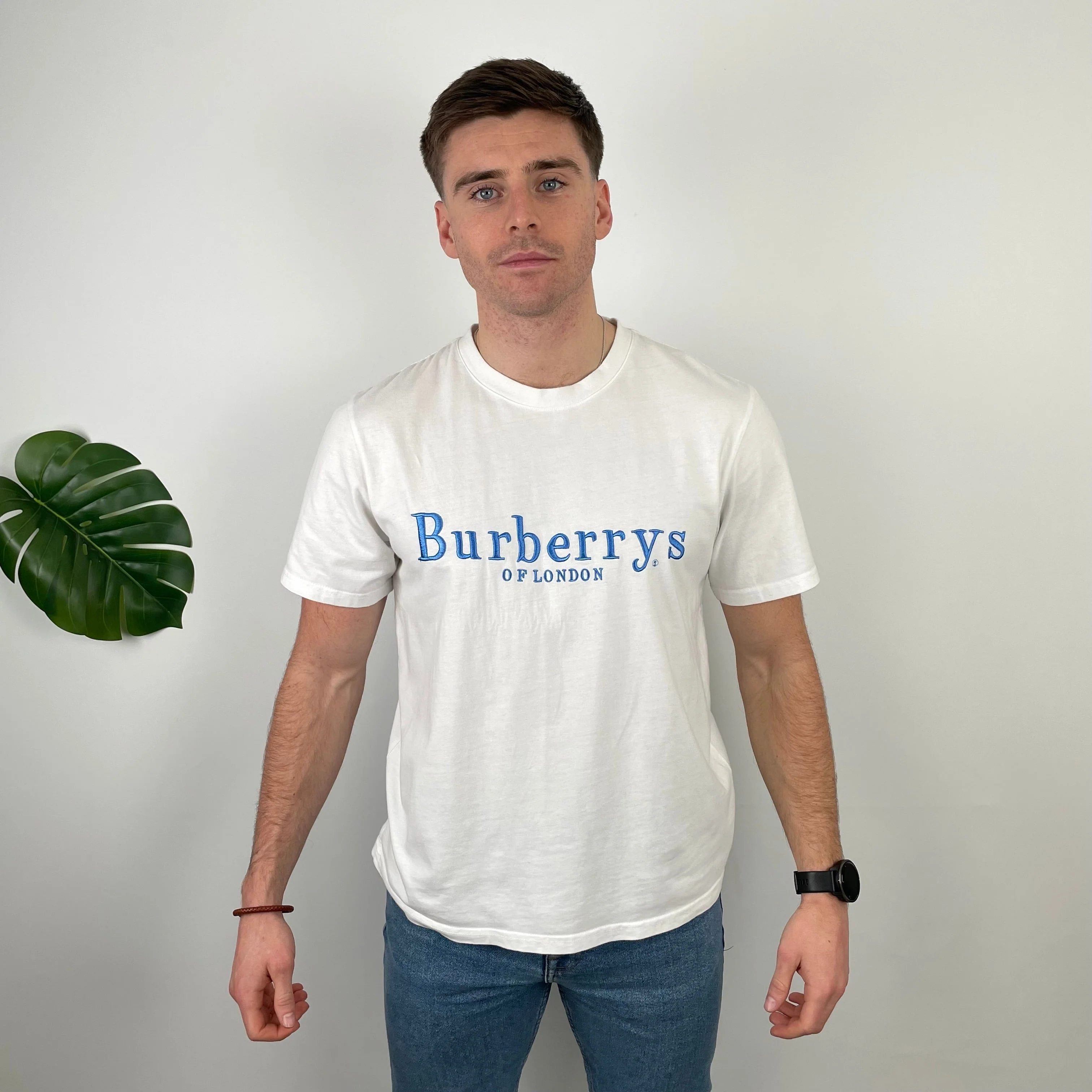 Burberry White Embroidered Spell Out T Shirt (L) - Image 3
