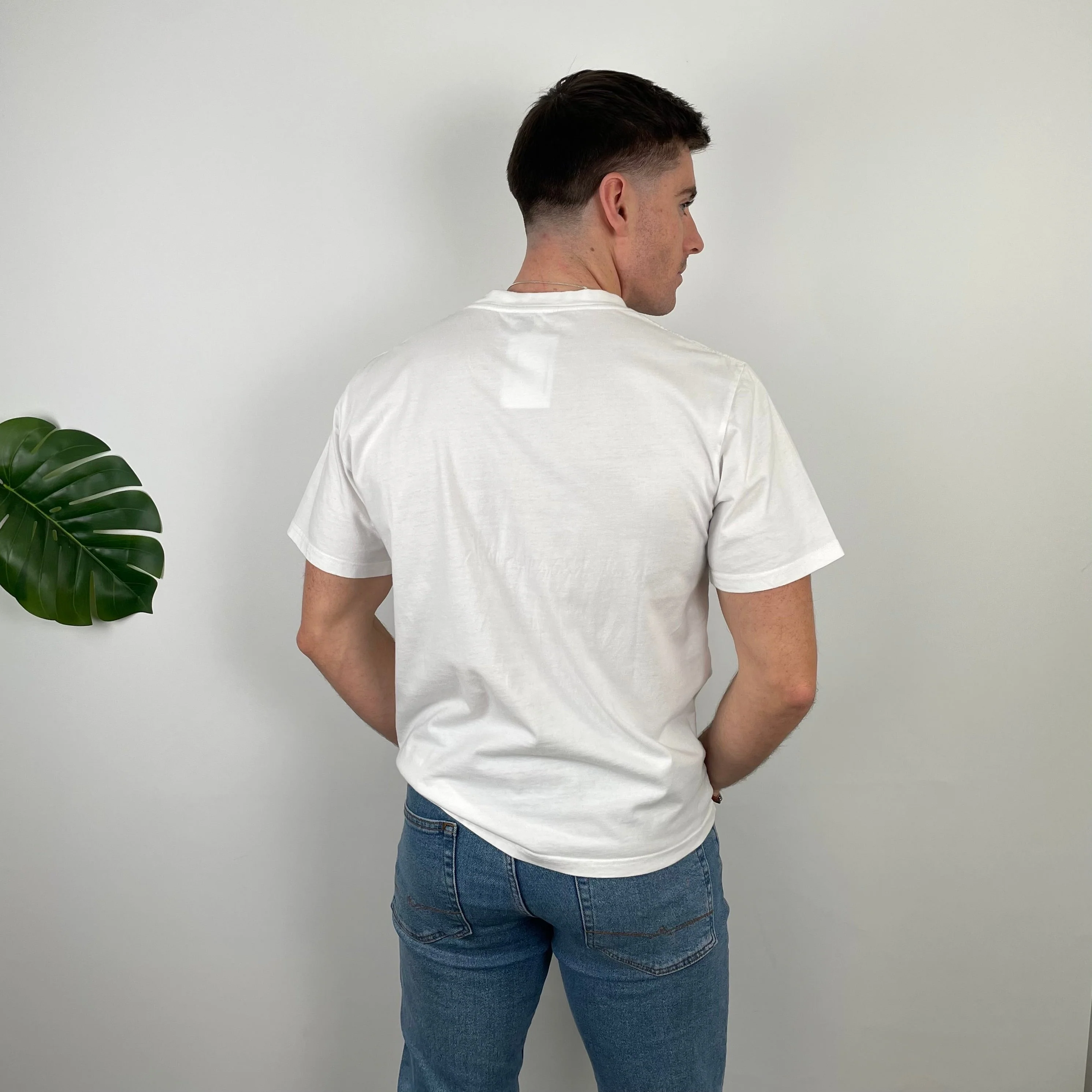 Burberry White Embroidered Spell Out T Shirt (L) - Image 5