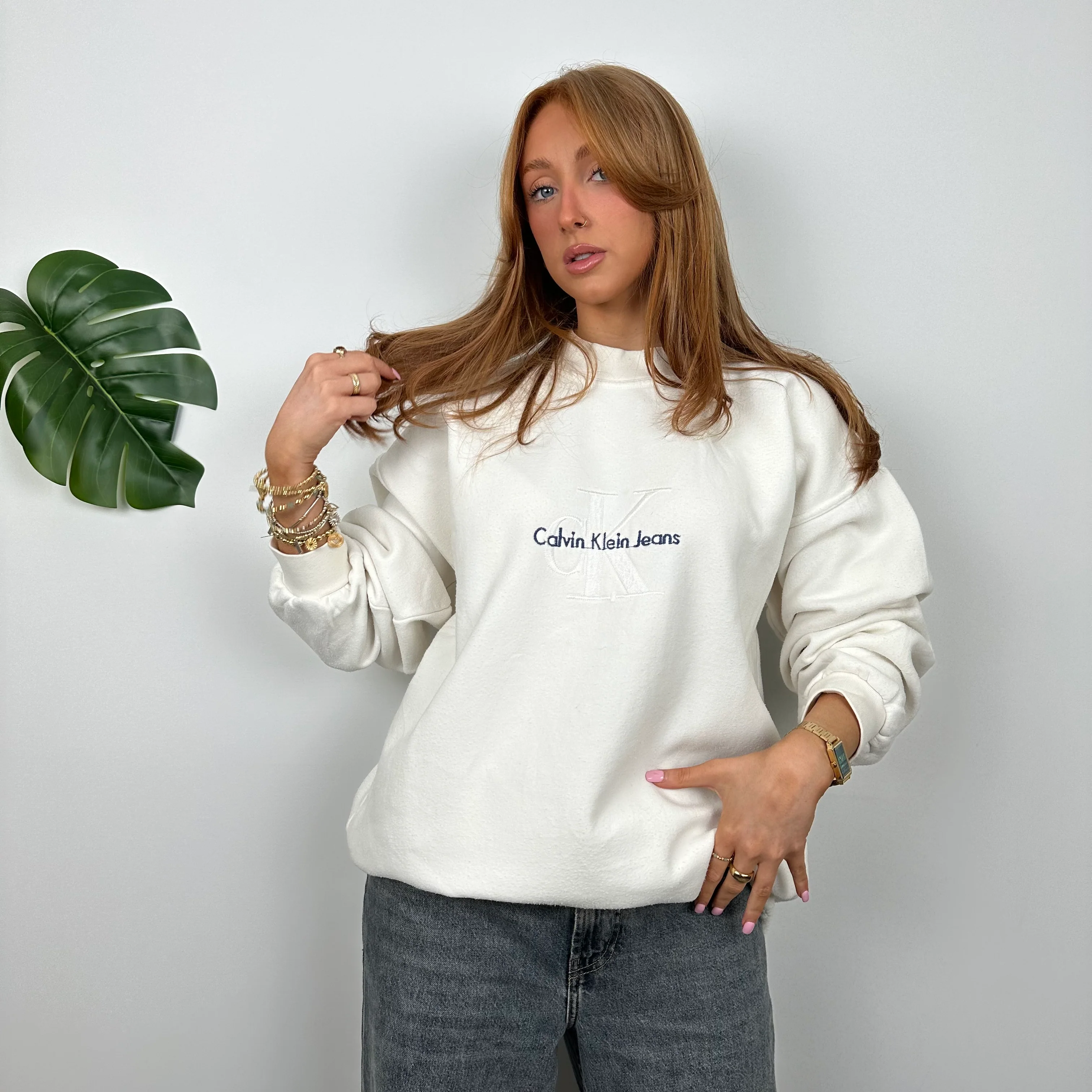 Calvin Klein RARE White Embroidered Spell Out Sweatshirt (XXL) - Image 2