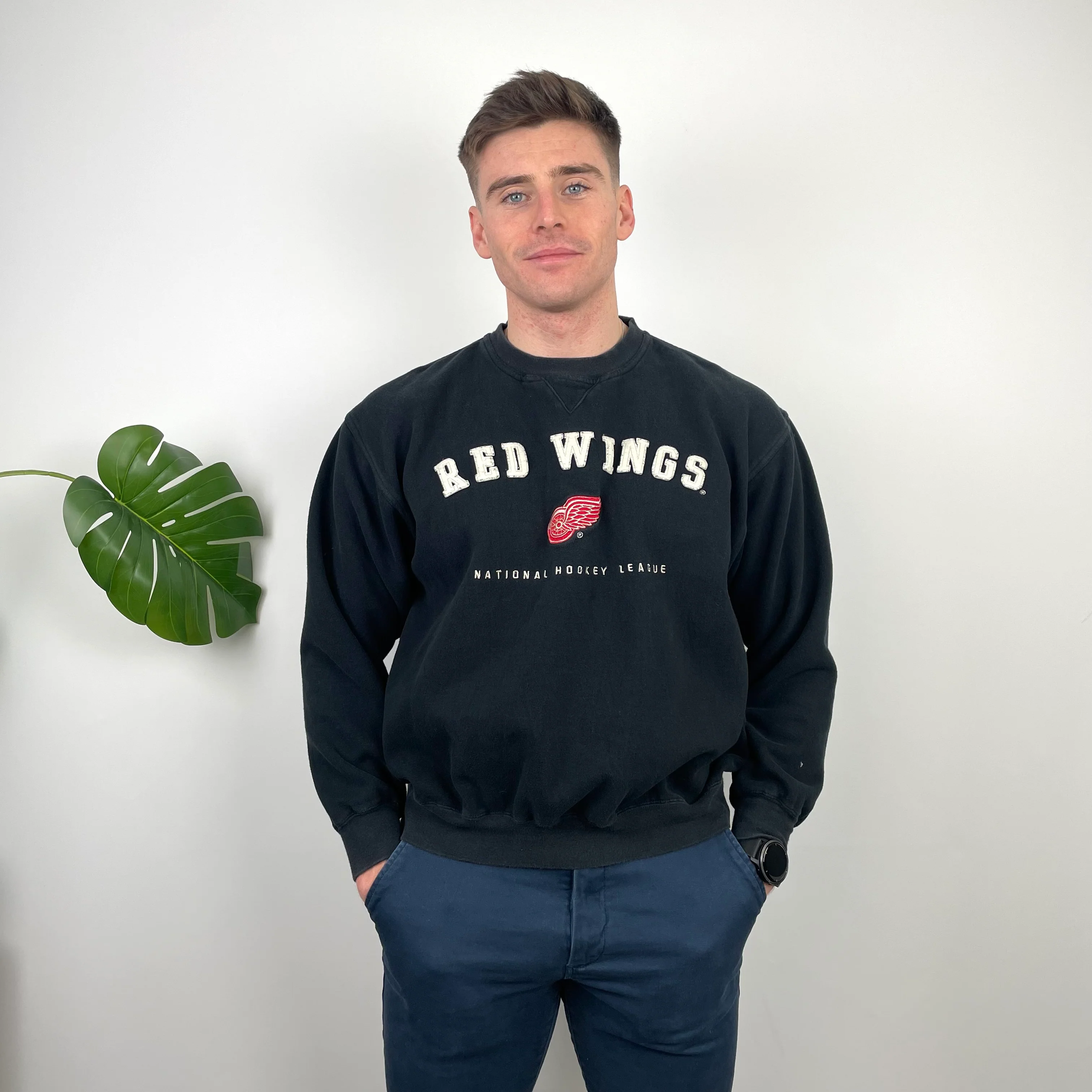 Detroit Redwings RARE Black Embroidered Spell Out Sweatshirt (M)