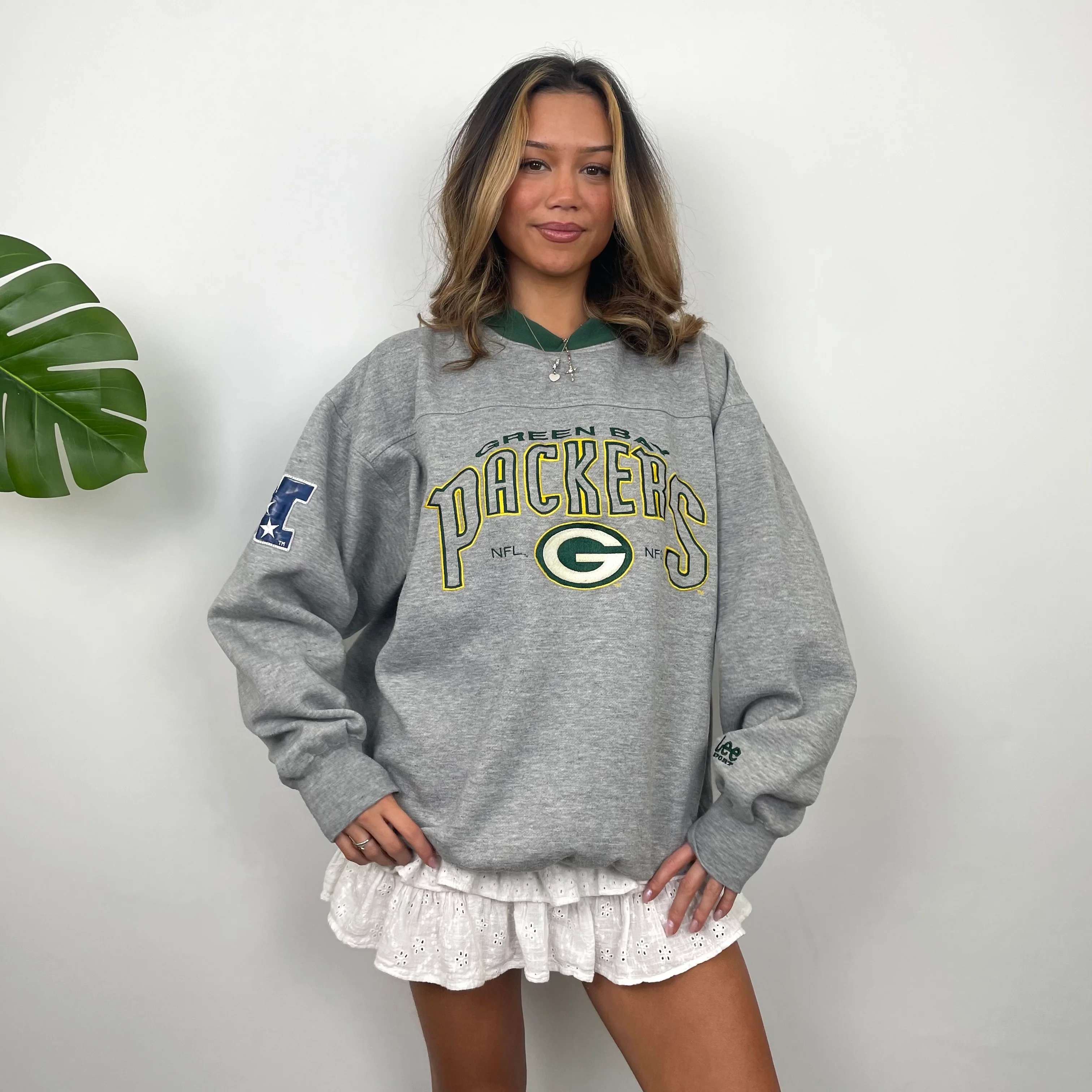 Green Bay Packers RARE Grey Embroidered Spell Out Sweatshirt (L) - Image 3