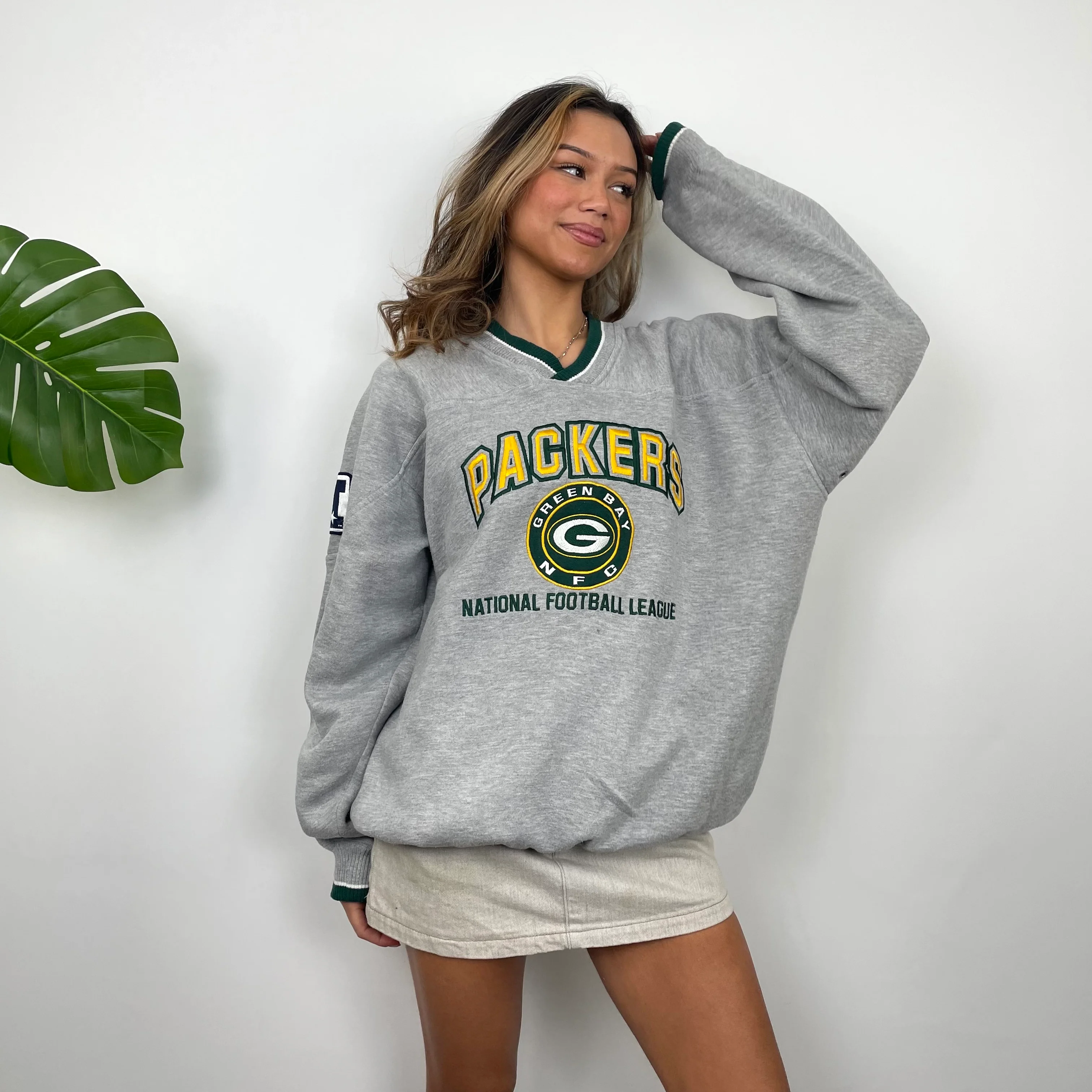 Green Bay Packers RARE Grey Embroidered Spell Out Sweatshirt (L) - Image 4