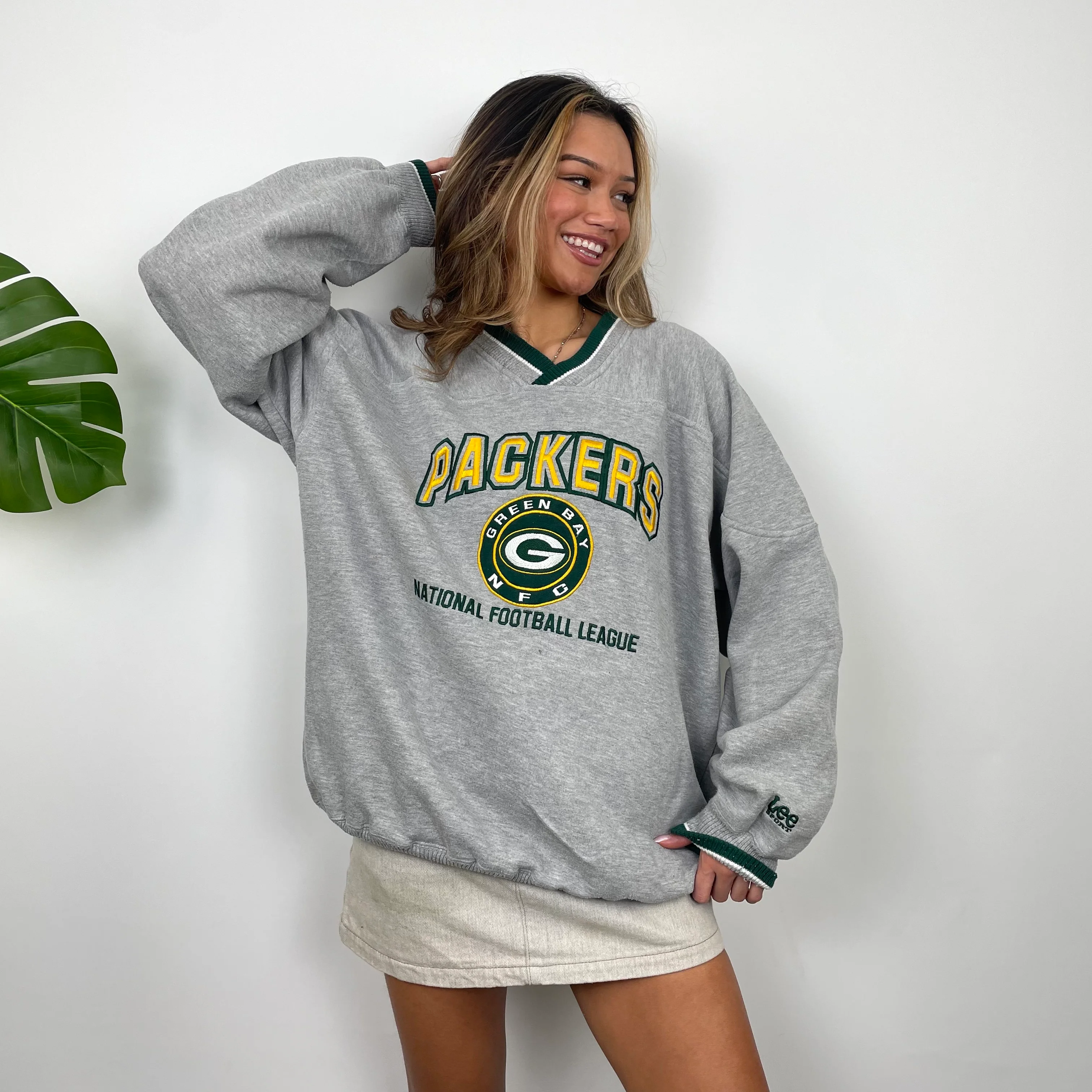 Green Bay Packers RARE Grey Embroidered Spell Out Sweatshirt (L) - Image 5