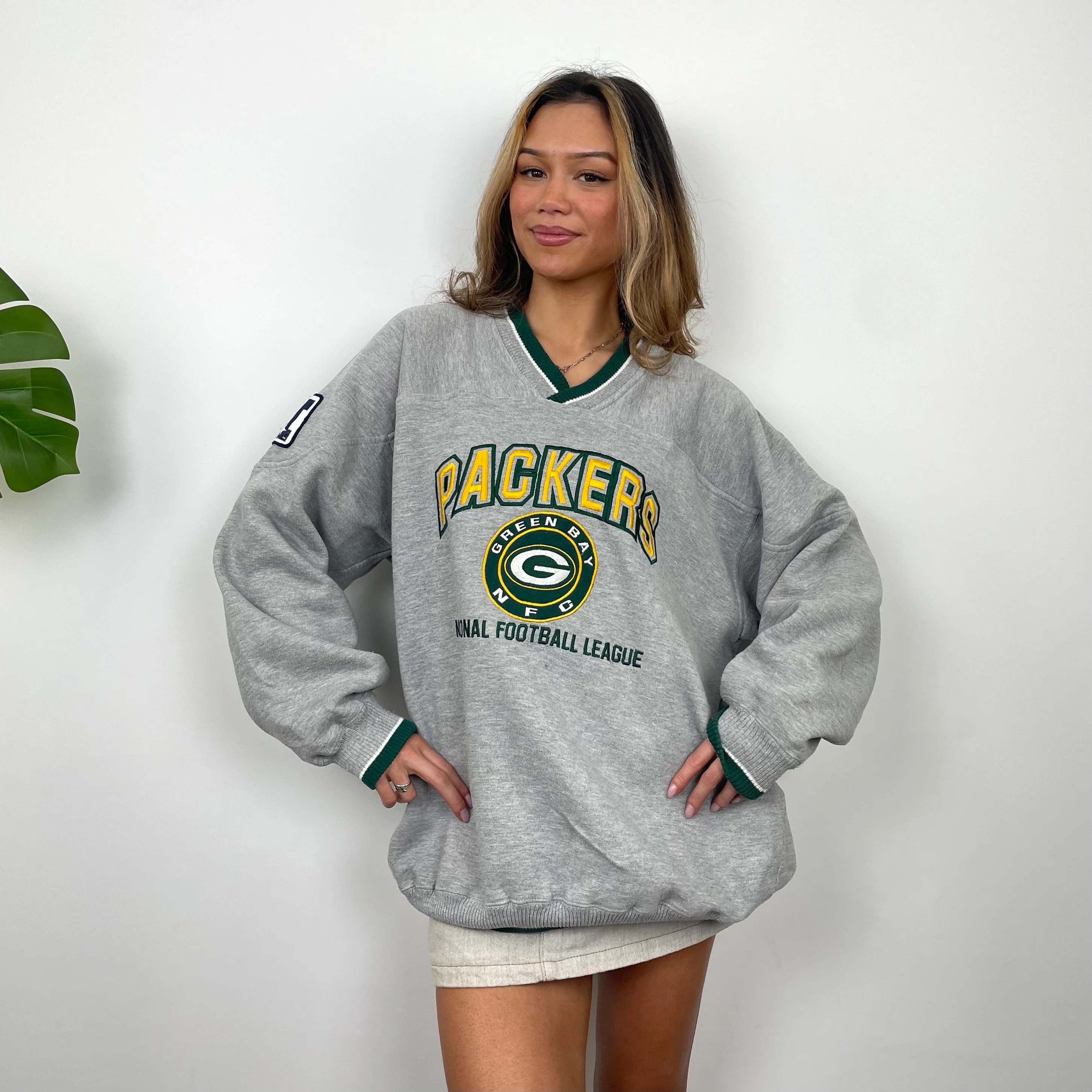 Green Bay Packers RARE Grey Embroidered Spell Out Sweatshirt (L) - Image 6