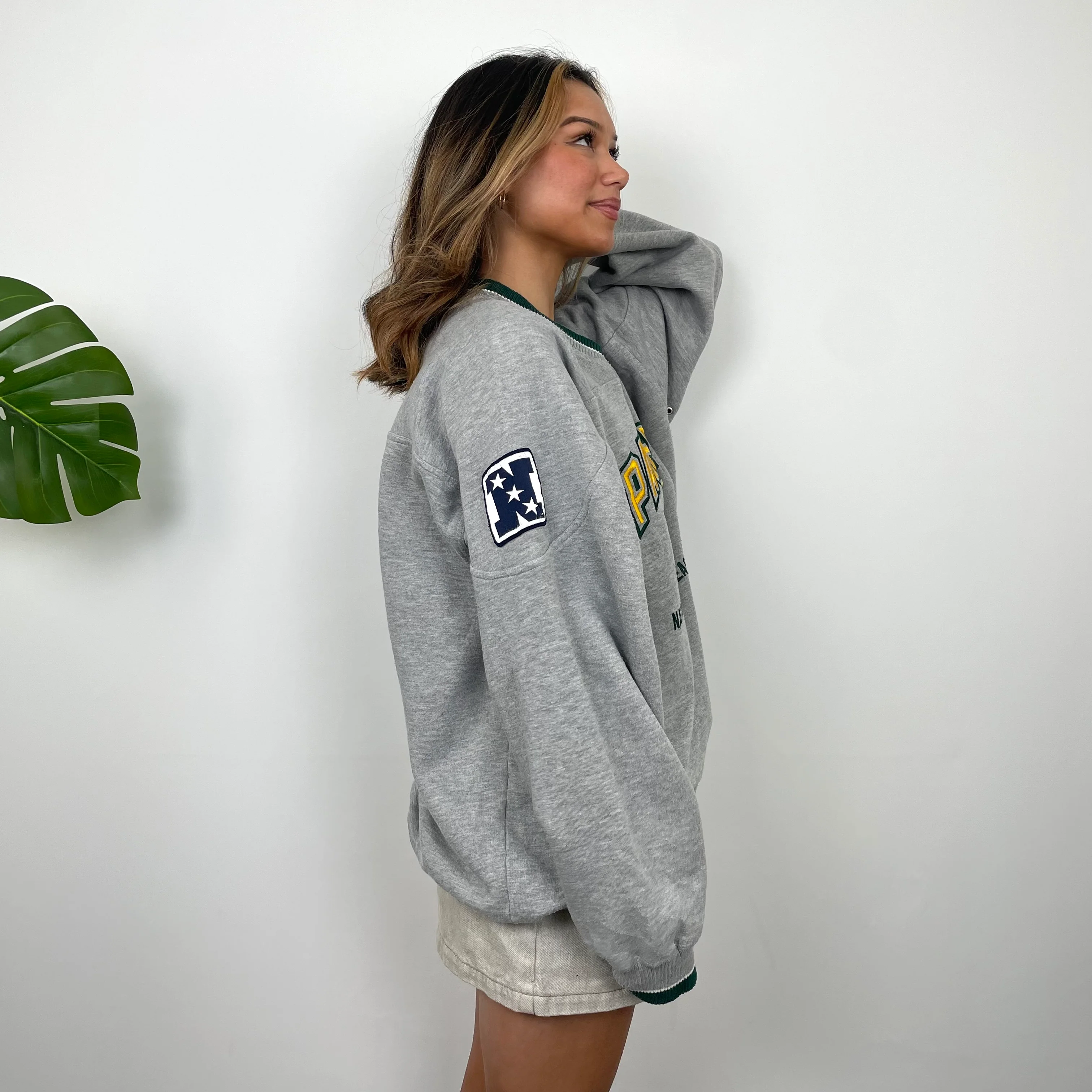 Green Bay Packers RARE Grey Embroidered Spell Out Sweatshirt (L) - Image 8