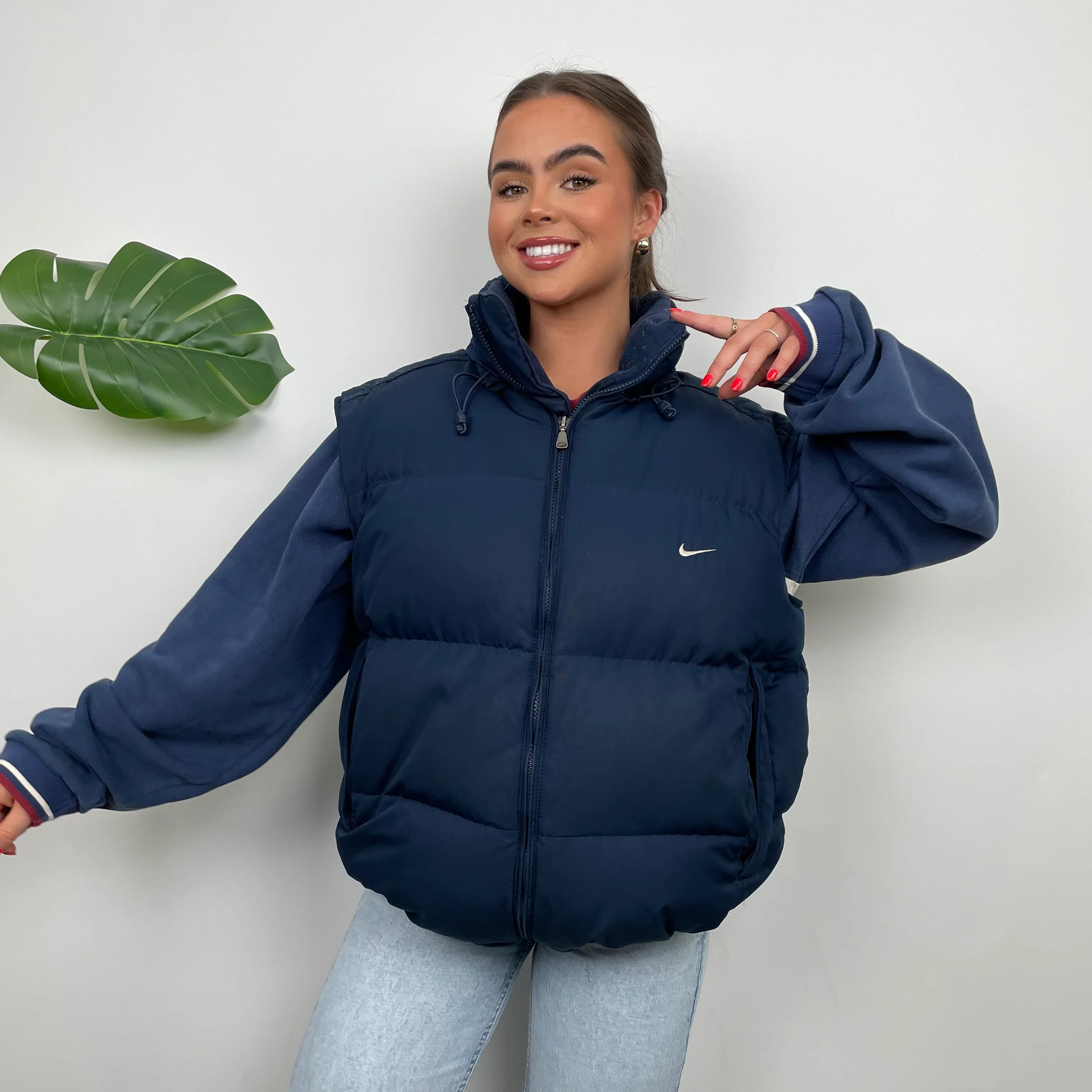 Nike Navy Embroidered Swoosh Puffer Gilet (XL) - Image 4