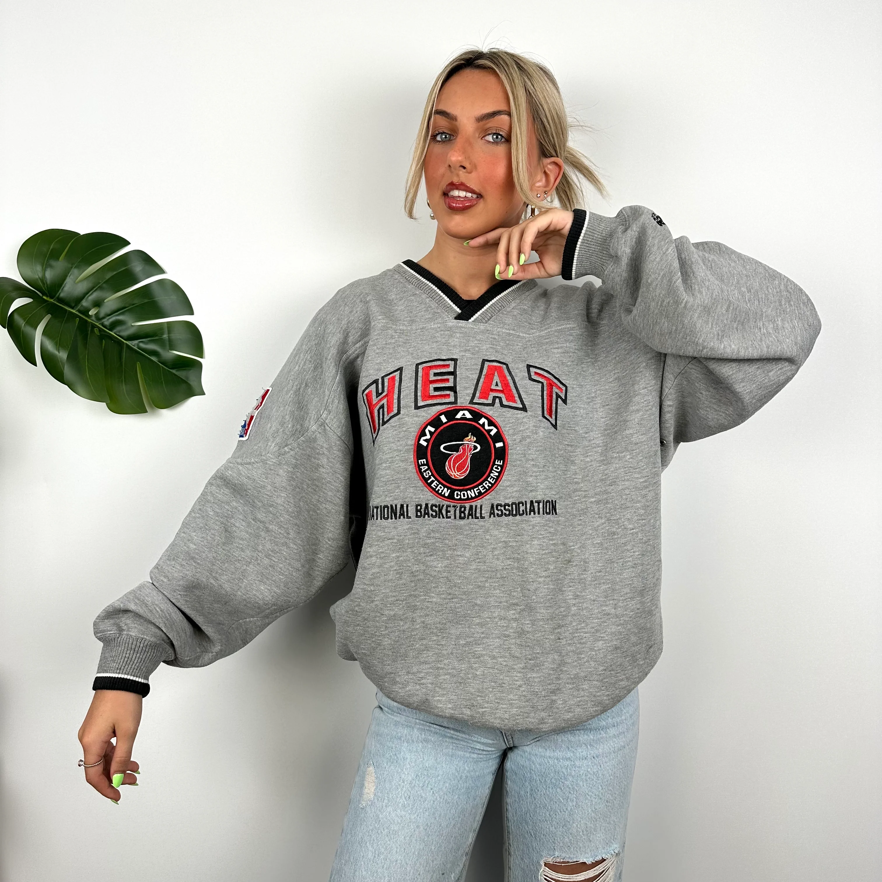 Miami Heat NBA RARE Grey Embroidered Spell Out Sweatshirt (L) - Image 2