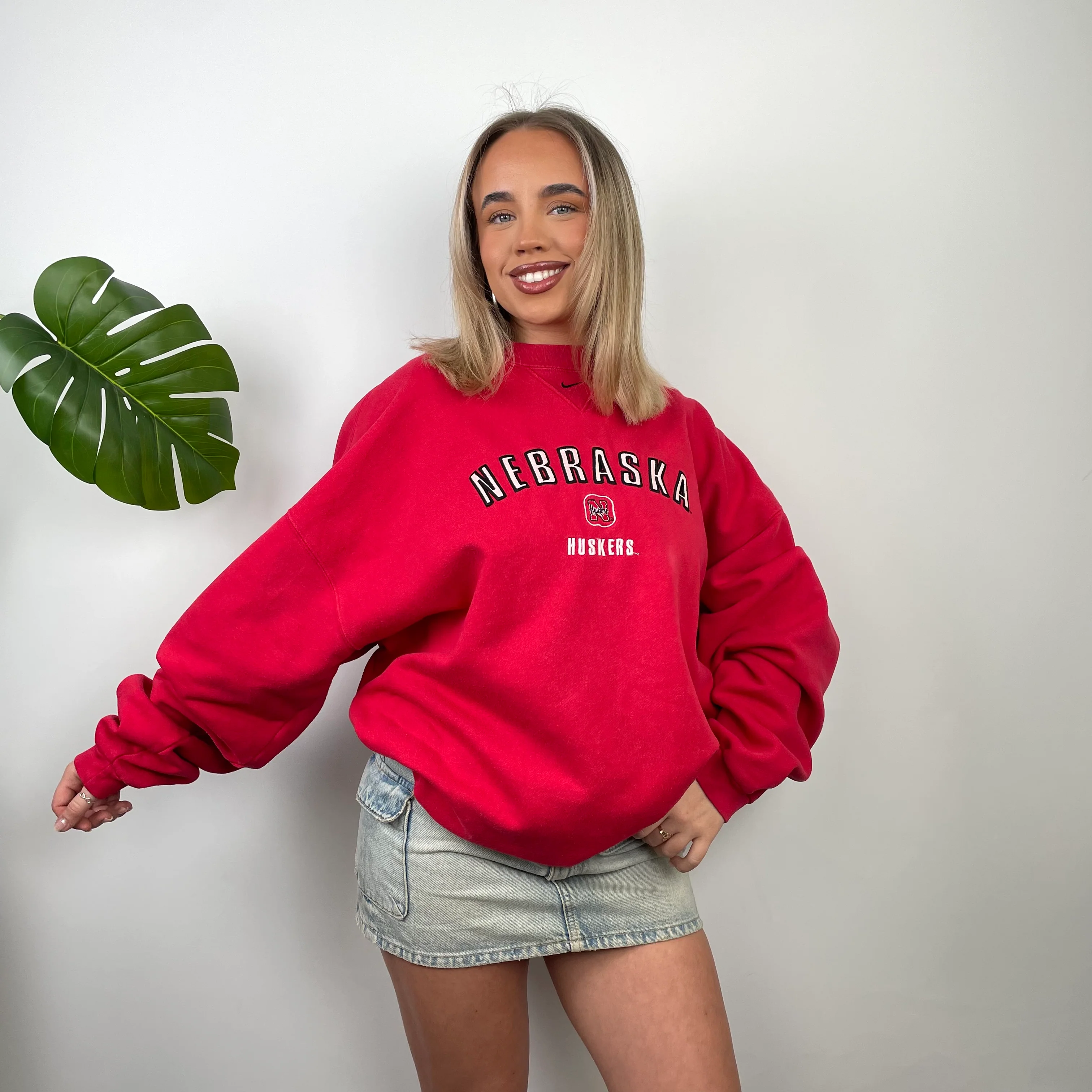 Nebraska Huskers Red Embroidered Spell Out Sweatshirt (XL)