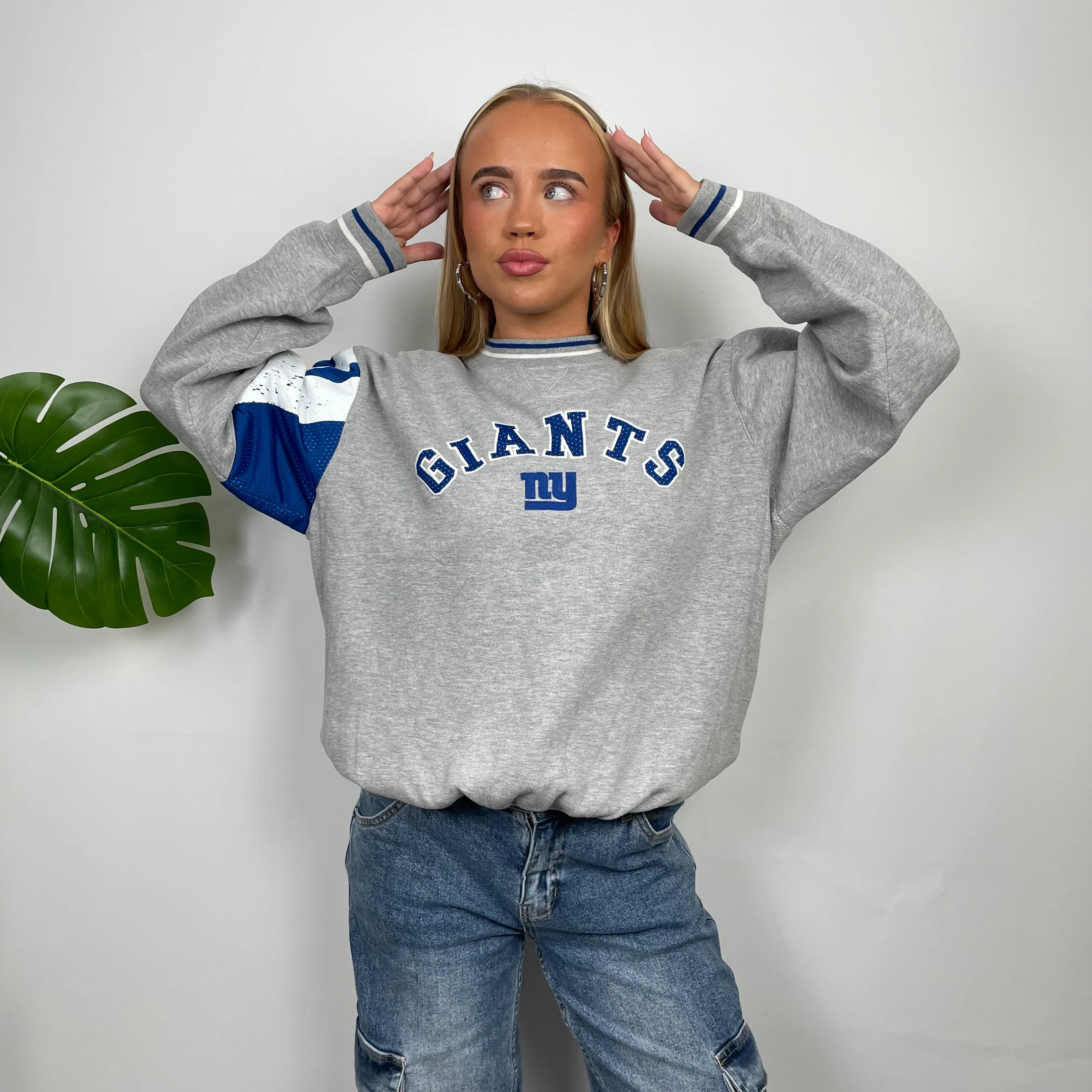 New York Giants Grey Embroidered Spell Out Sweatshirt (M) - Image 4