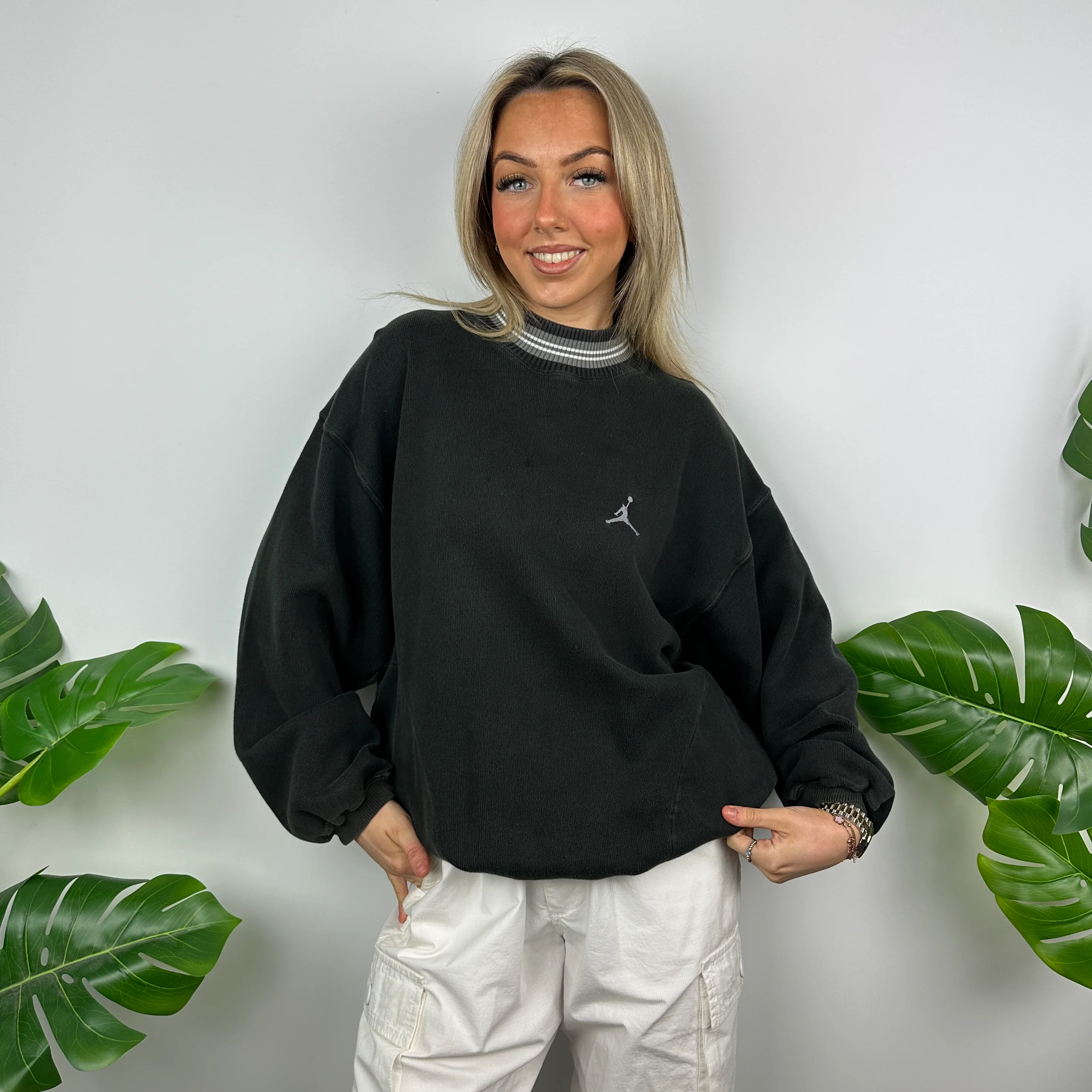Nike Air Jordan Black Embroidered Logo Sweatshirt (L) - Image 3