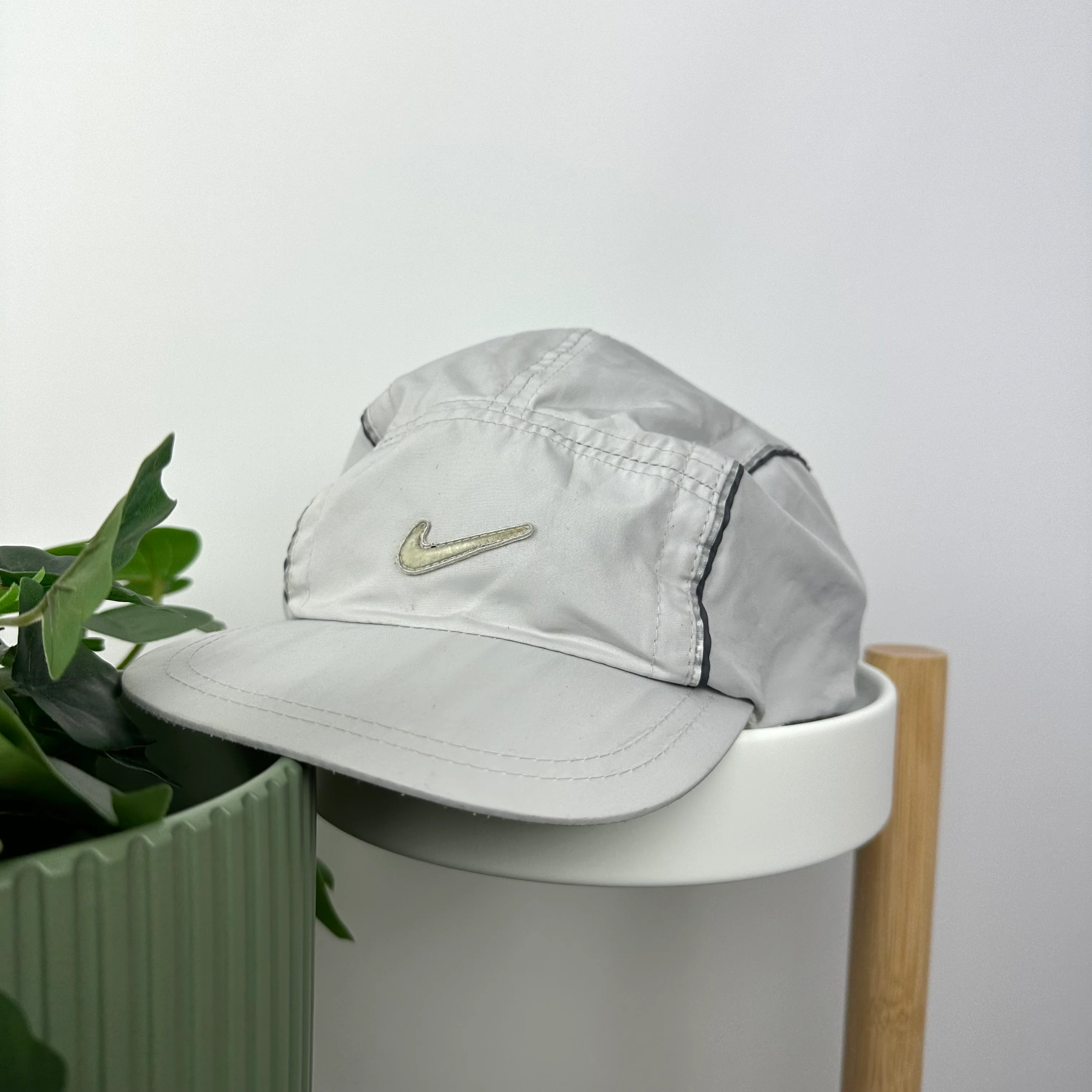 Nike Air Max Cap In Grey - Image 2