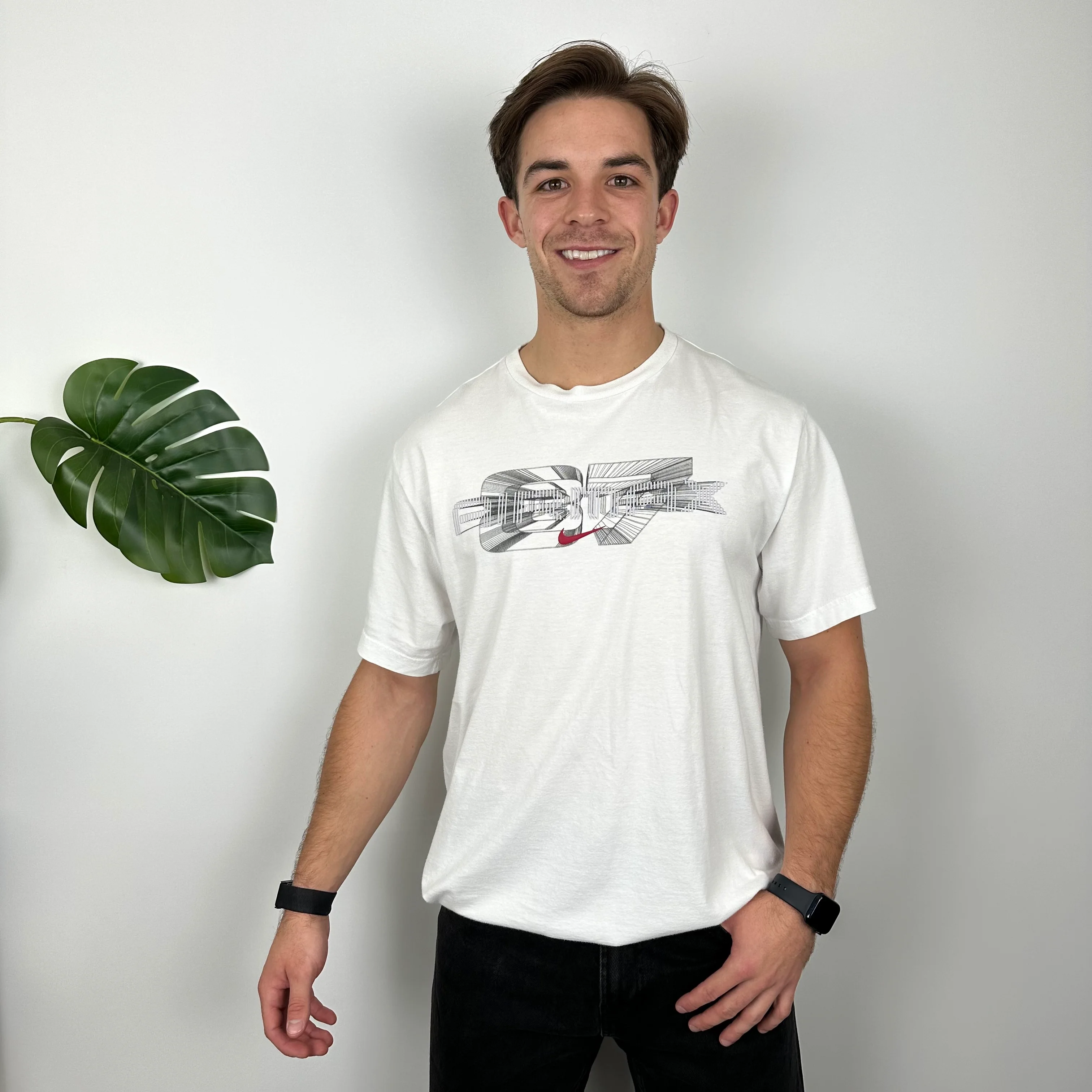 Nike Air Max White Spell Out T Shirt (L) - Image 3