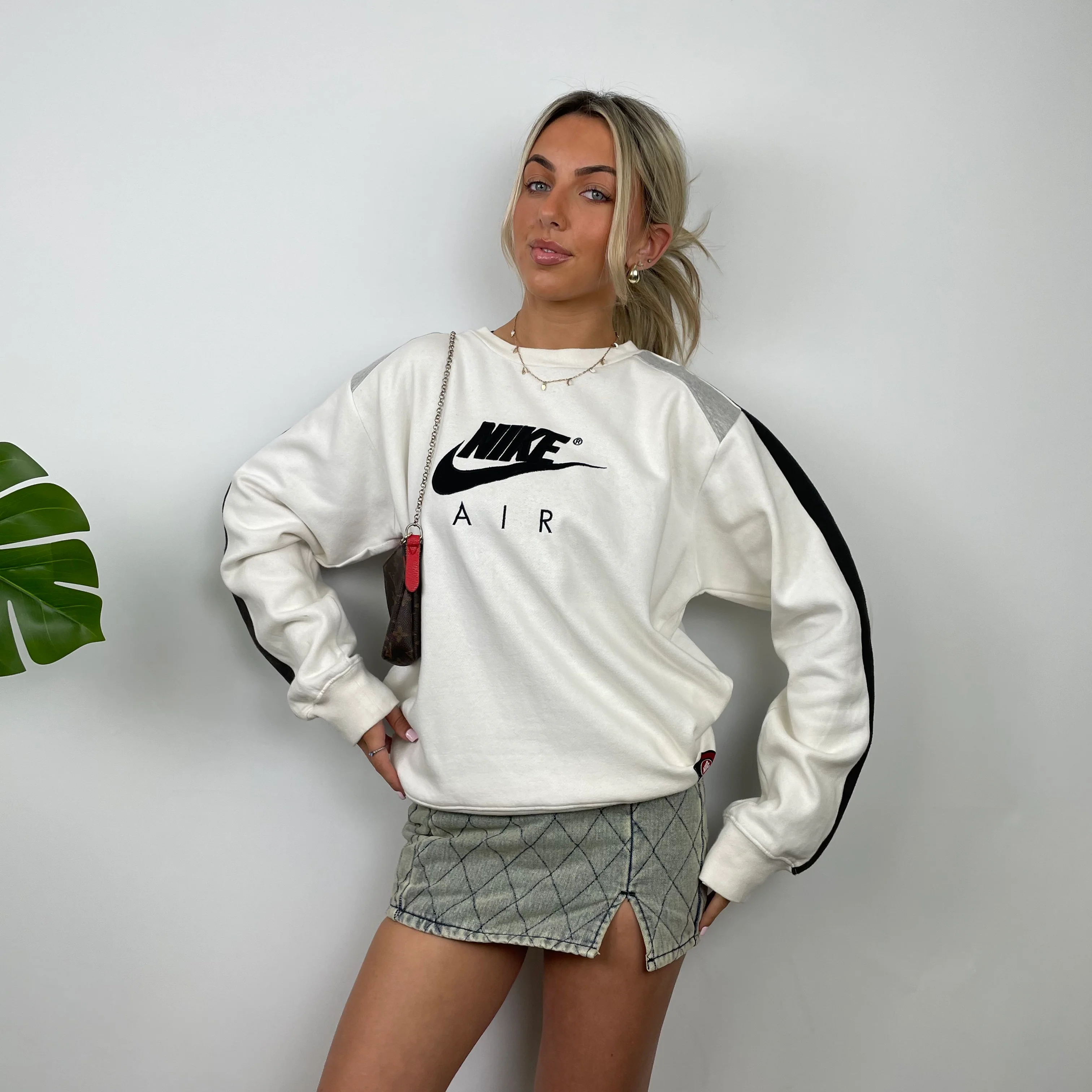 Nike Air RARE White Embroidered Spell Out Sweatshirt (M) - Image 3