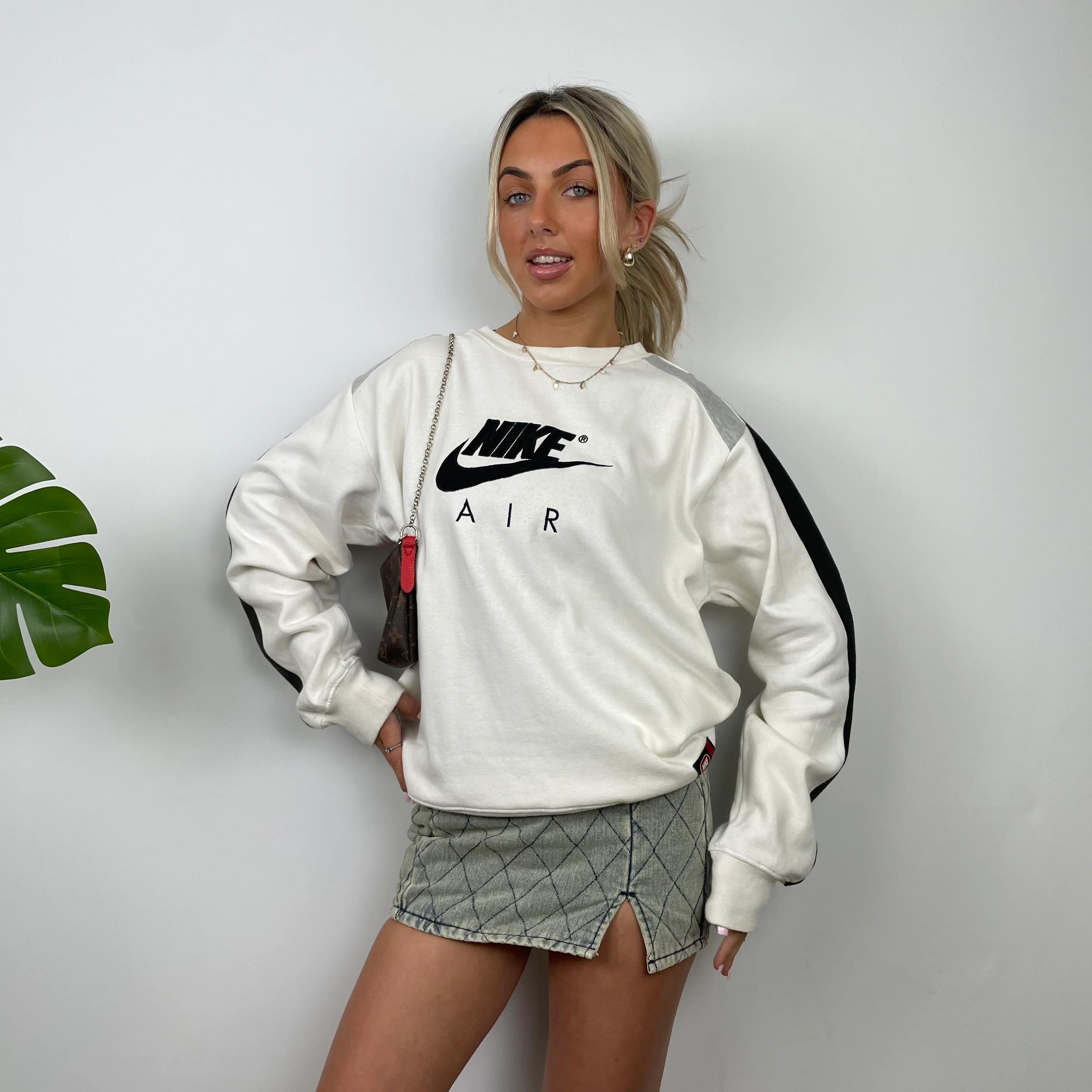 Nike Air RARE White Embroidered Spell Out Sweatshirt (M) - Image 7