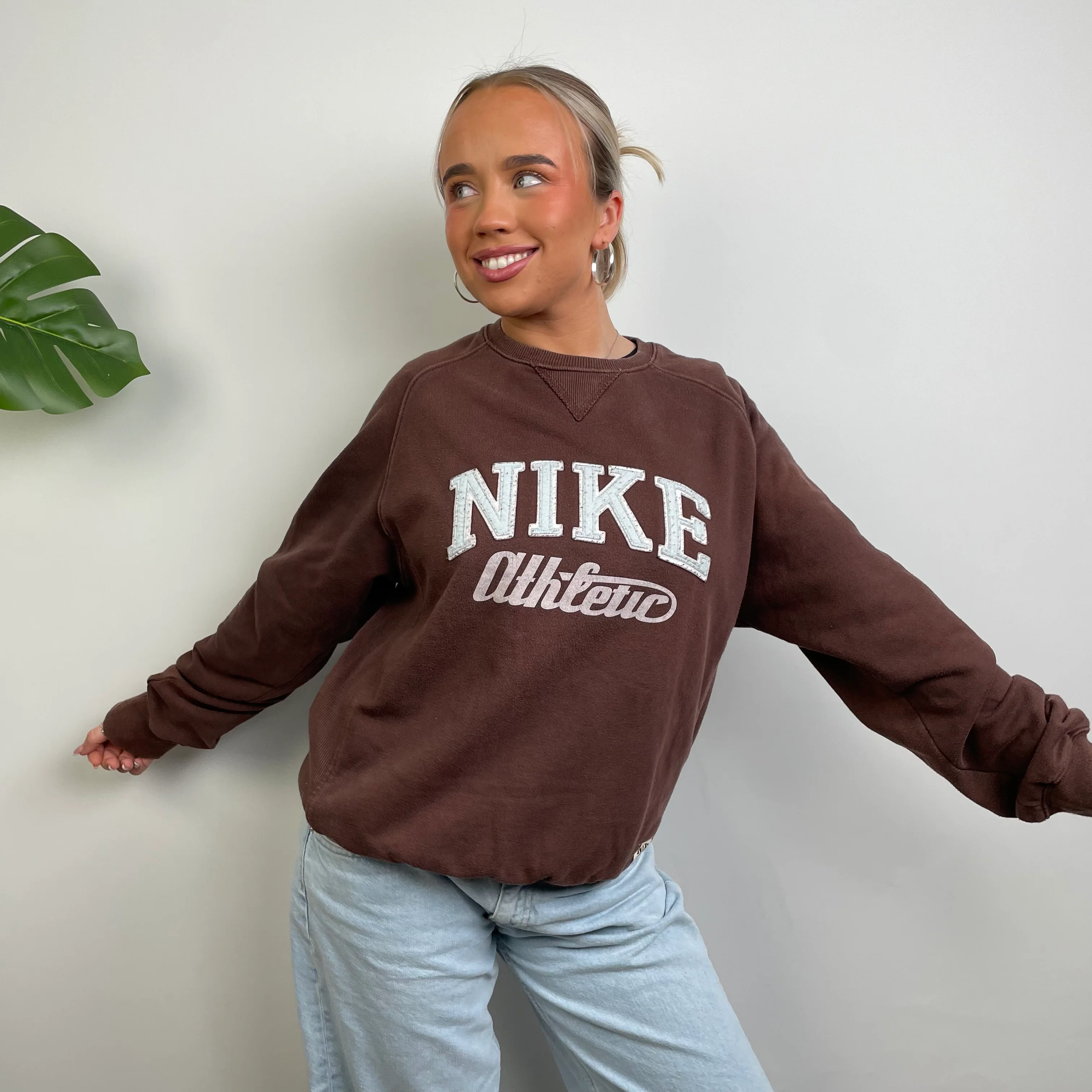 Nike Athletic Brown Embroidered Spell Out Sweatshirt (M) - Image 2