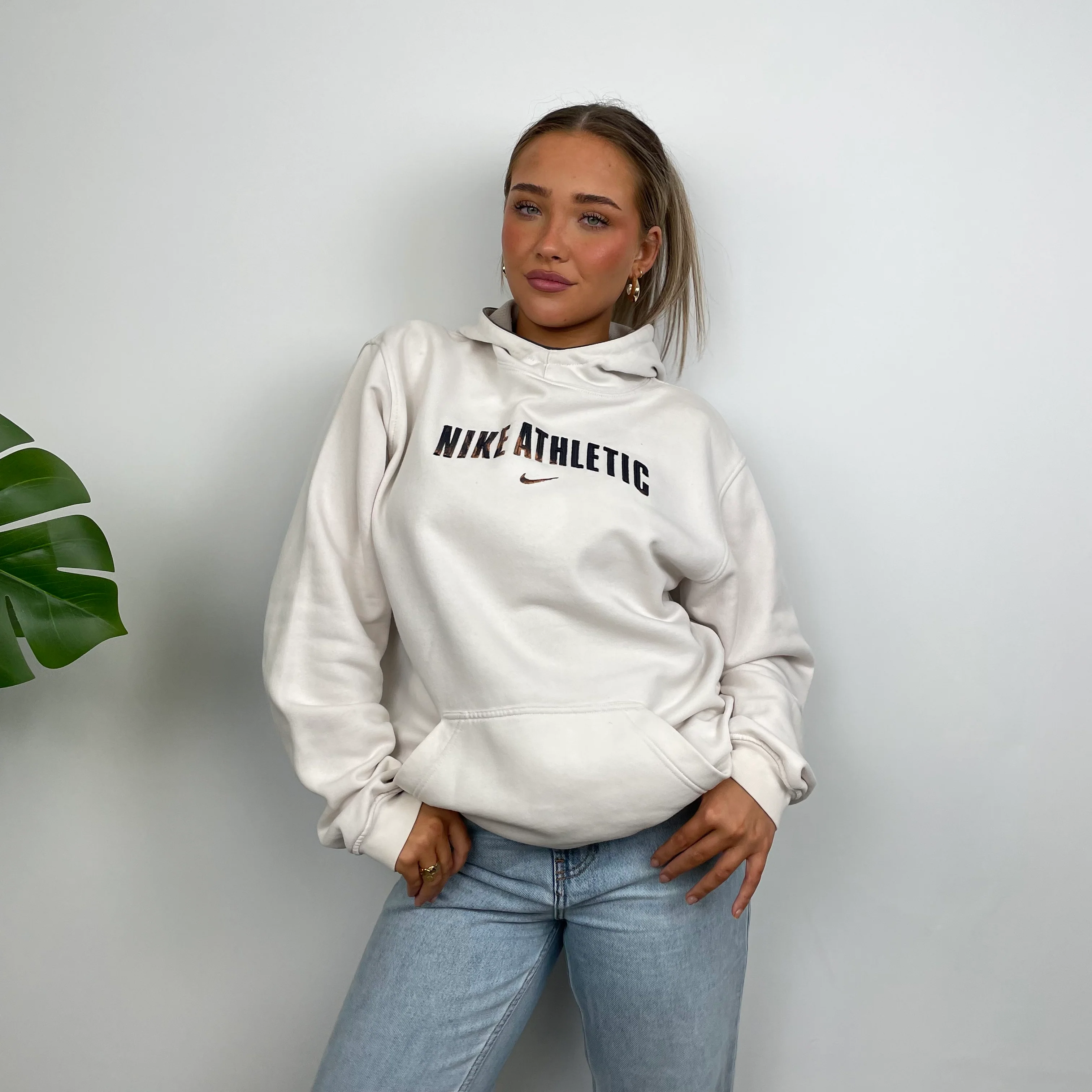 Nike Athletic White Embroidered Spell Out Hoodie (M) - Image 6