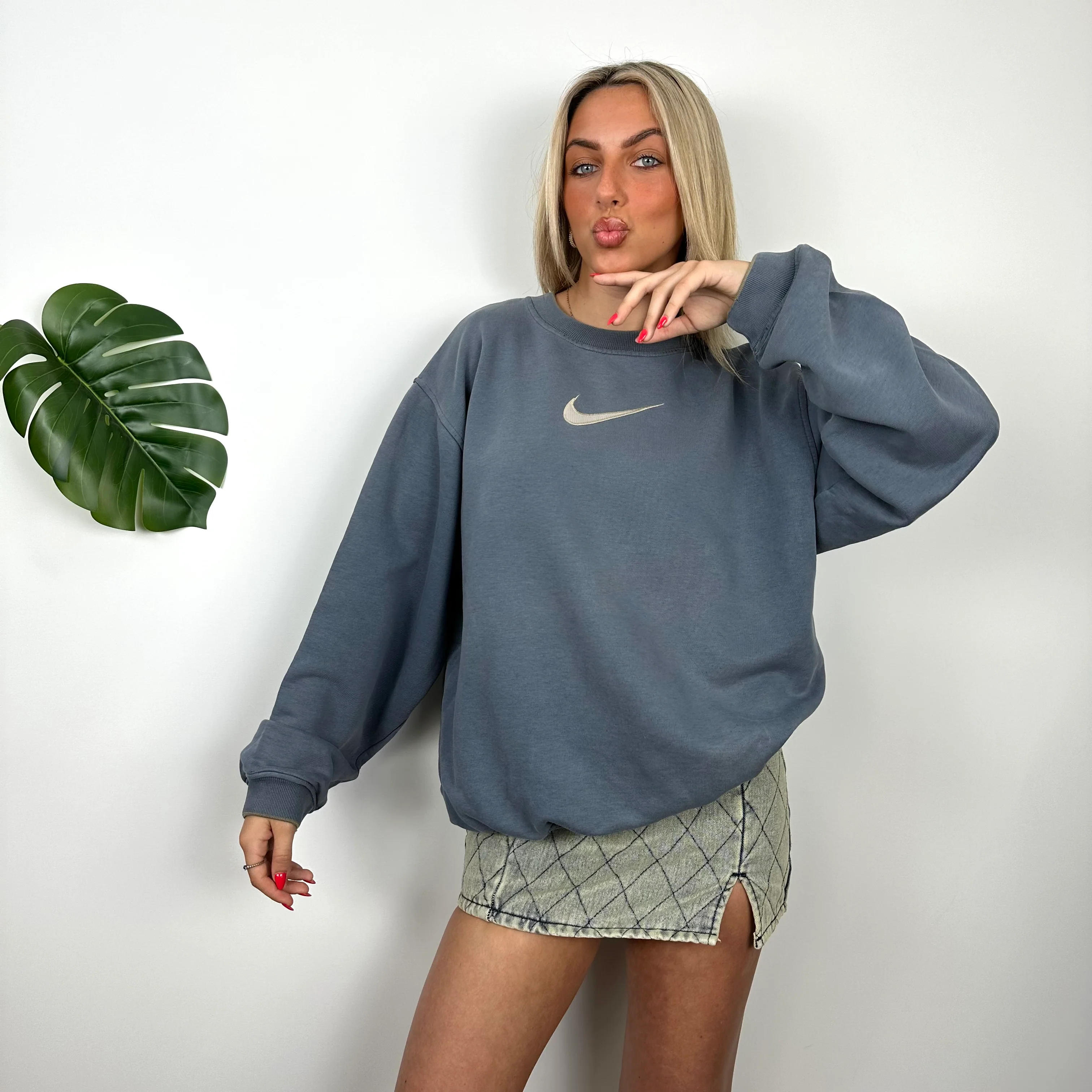 Nike Baby Blue Embroidered Swoosh Sweatshirt (M) - Image 4