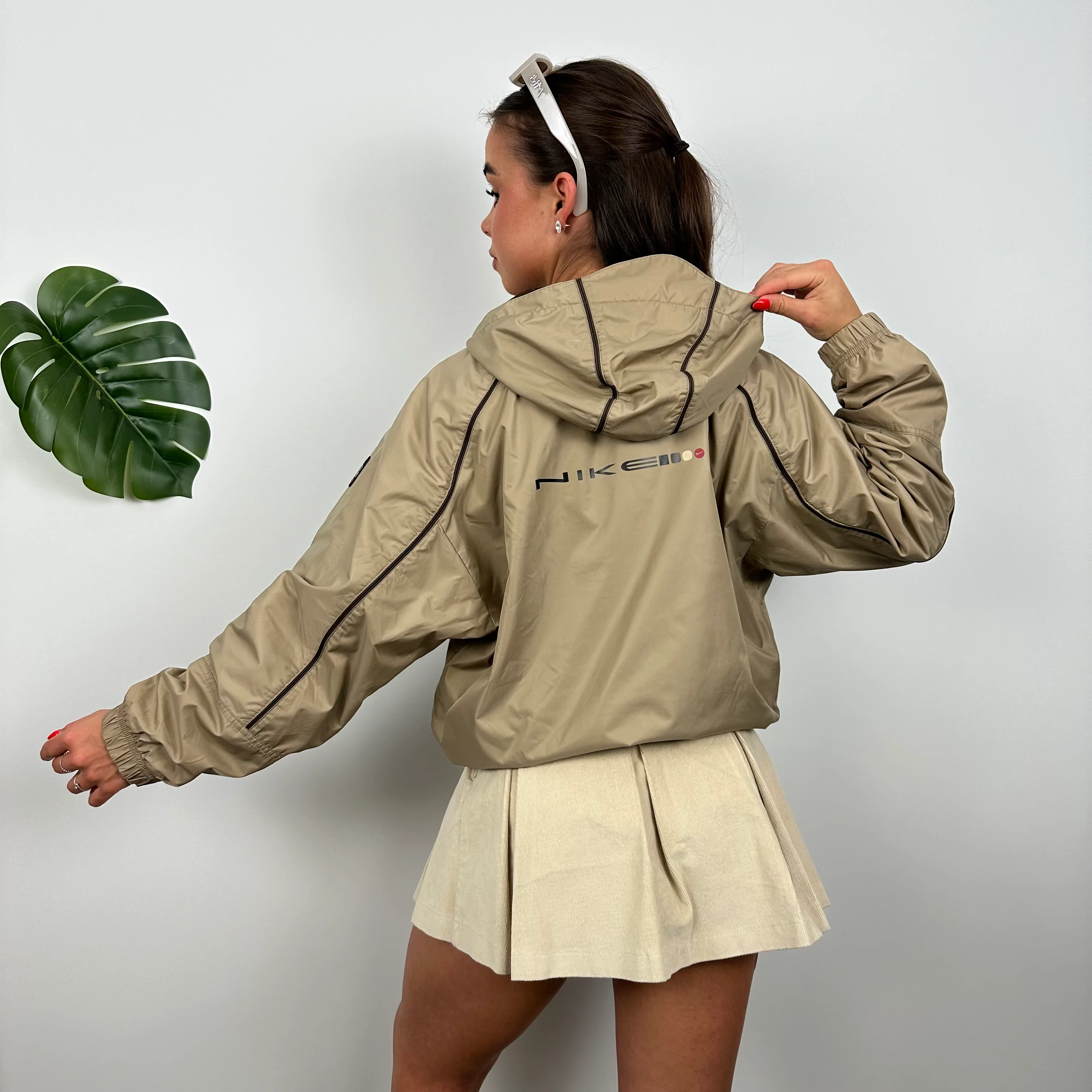 Nike Beige Embroidered Spell Out Quarter Zip Windbreaker (M) - Image 2