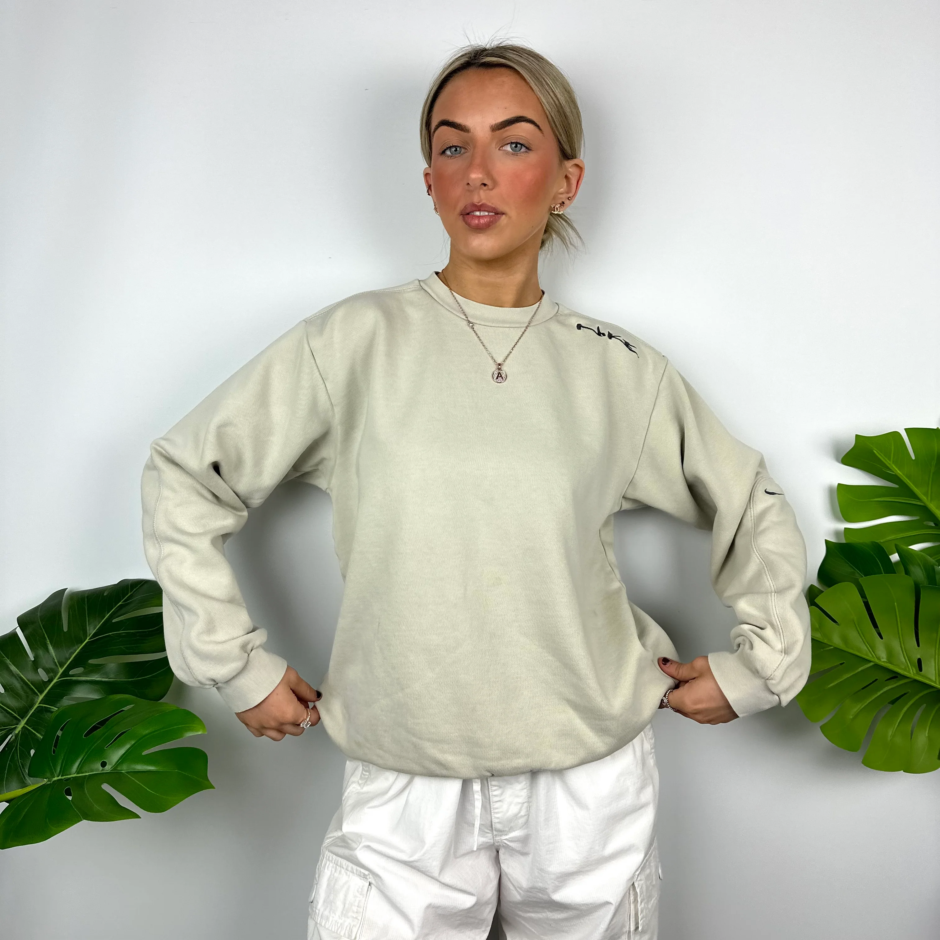 Nike Beige Embroidered Spell Out Sweatshirt (M) - Image 2