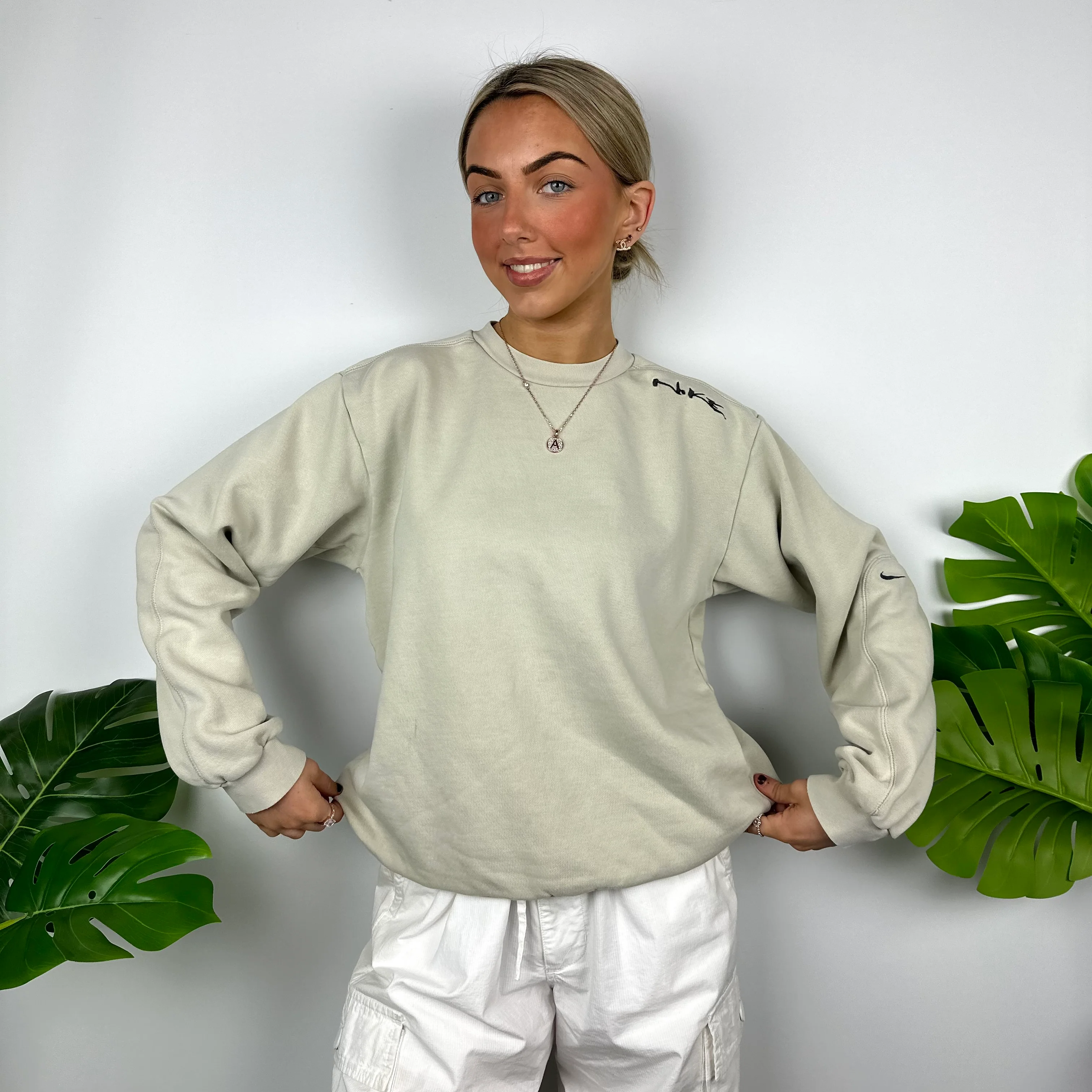 Nike Beige Embroidered Spell Out Sweatshirt (M) - Image 5
