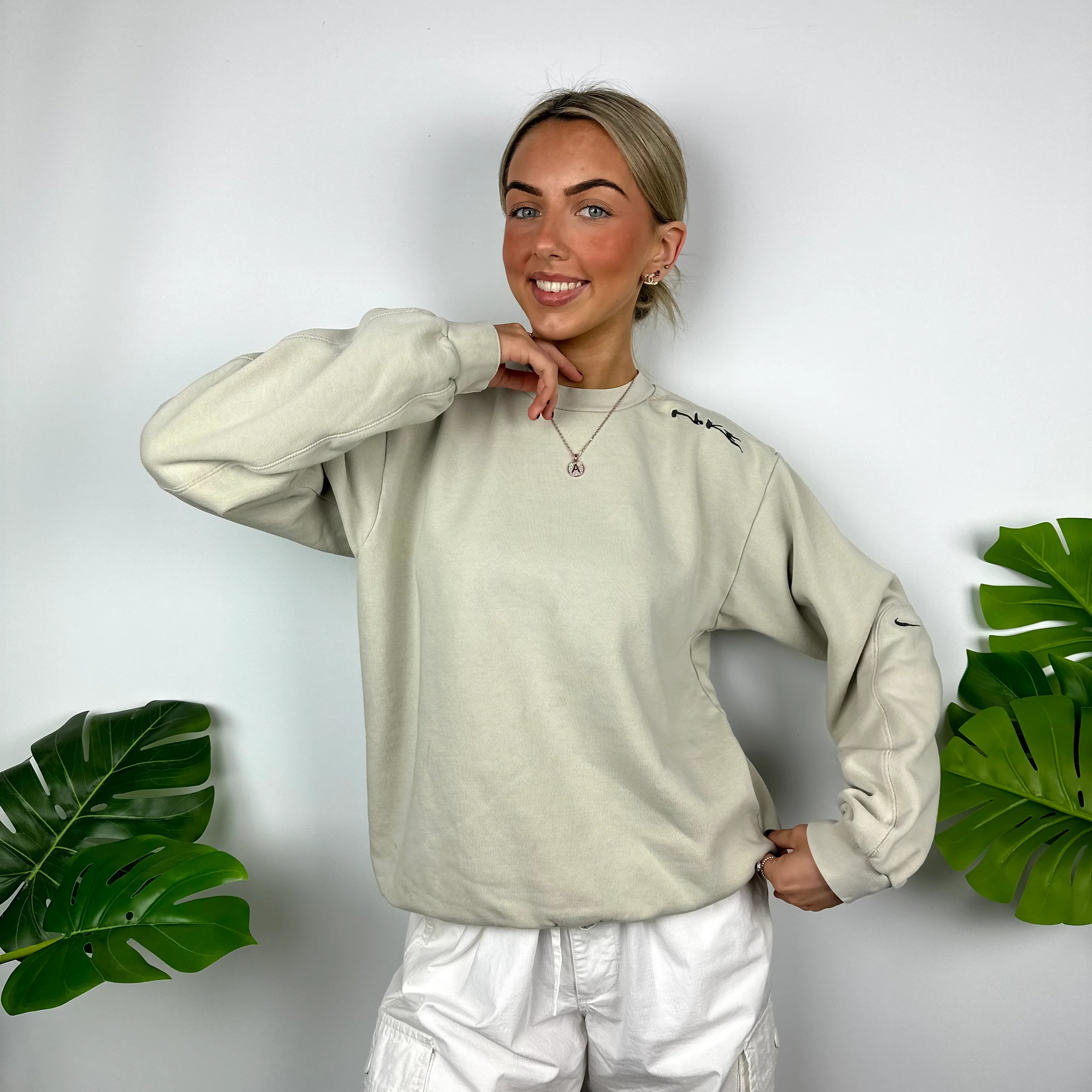 Nike Beige Embroidered Spell Out Sweatshirt (M) - Image 6