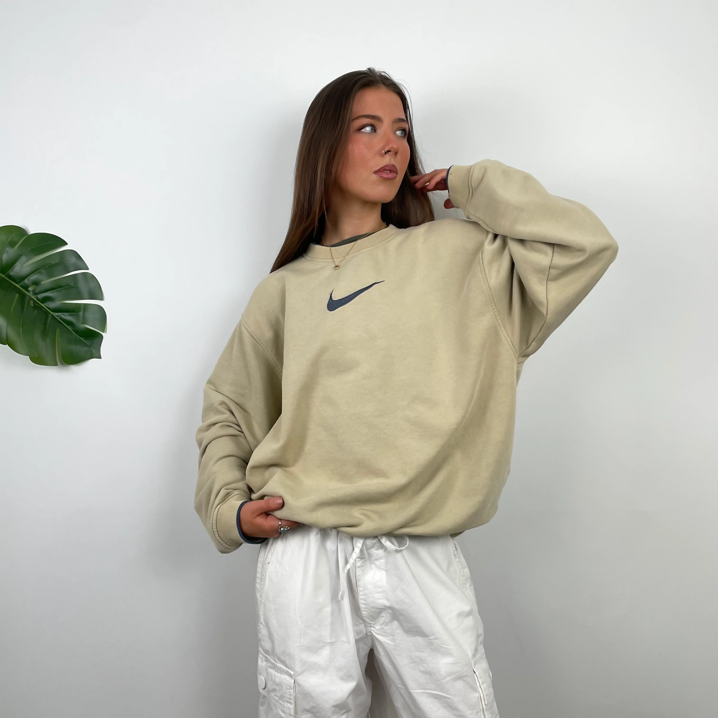 Nike Beige Embroidered Swoosh Sweatshirt (M) - Image 5