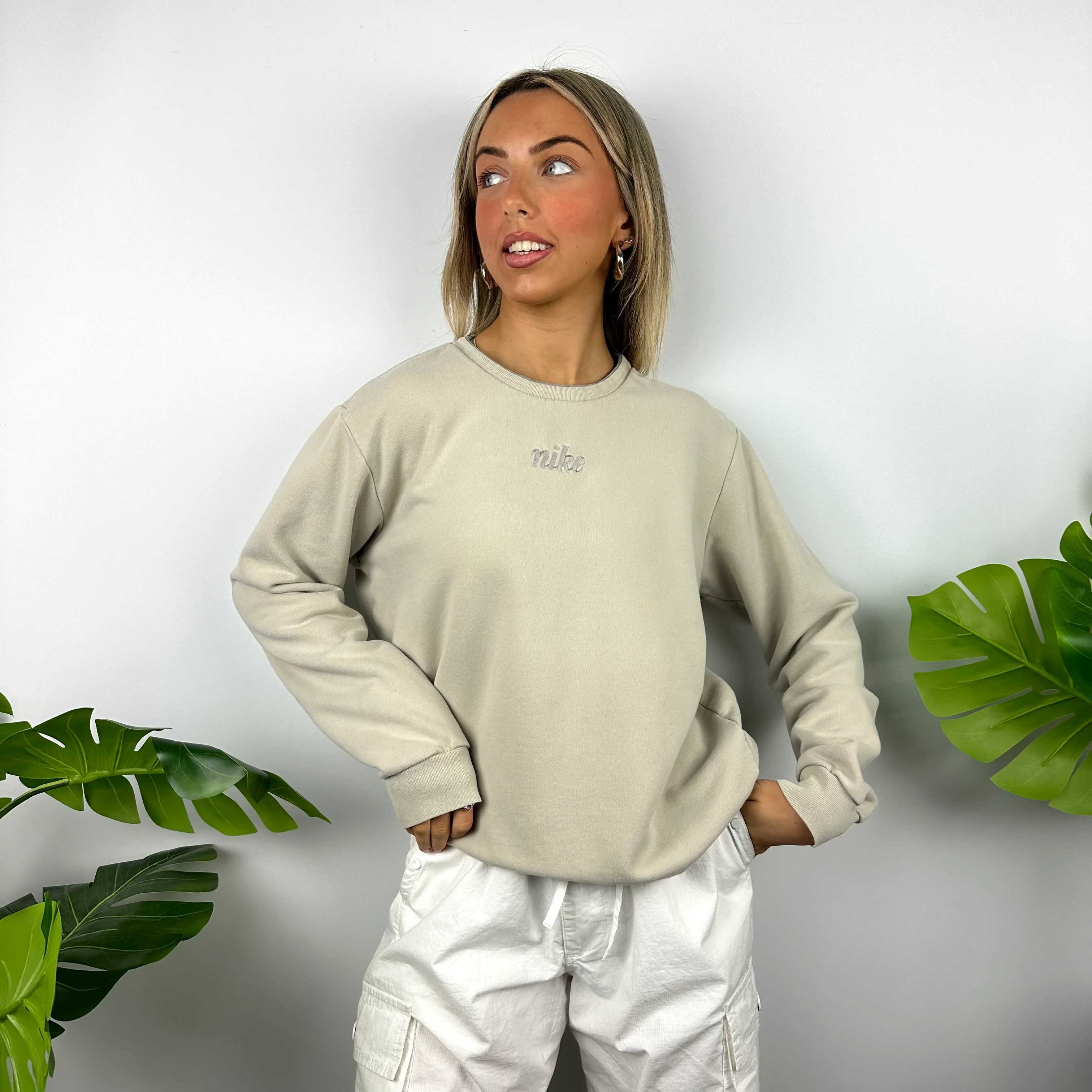 Nike Cream Embroidered Spell Out Sweatshirt (M) - Image 3