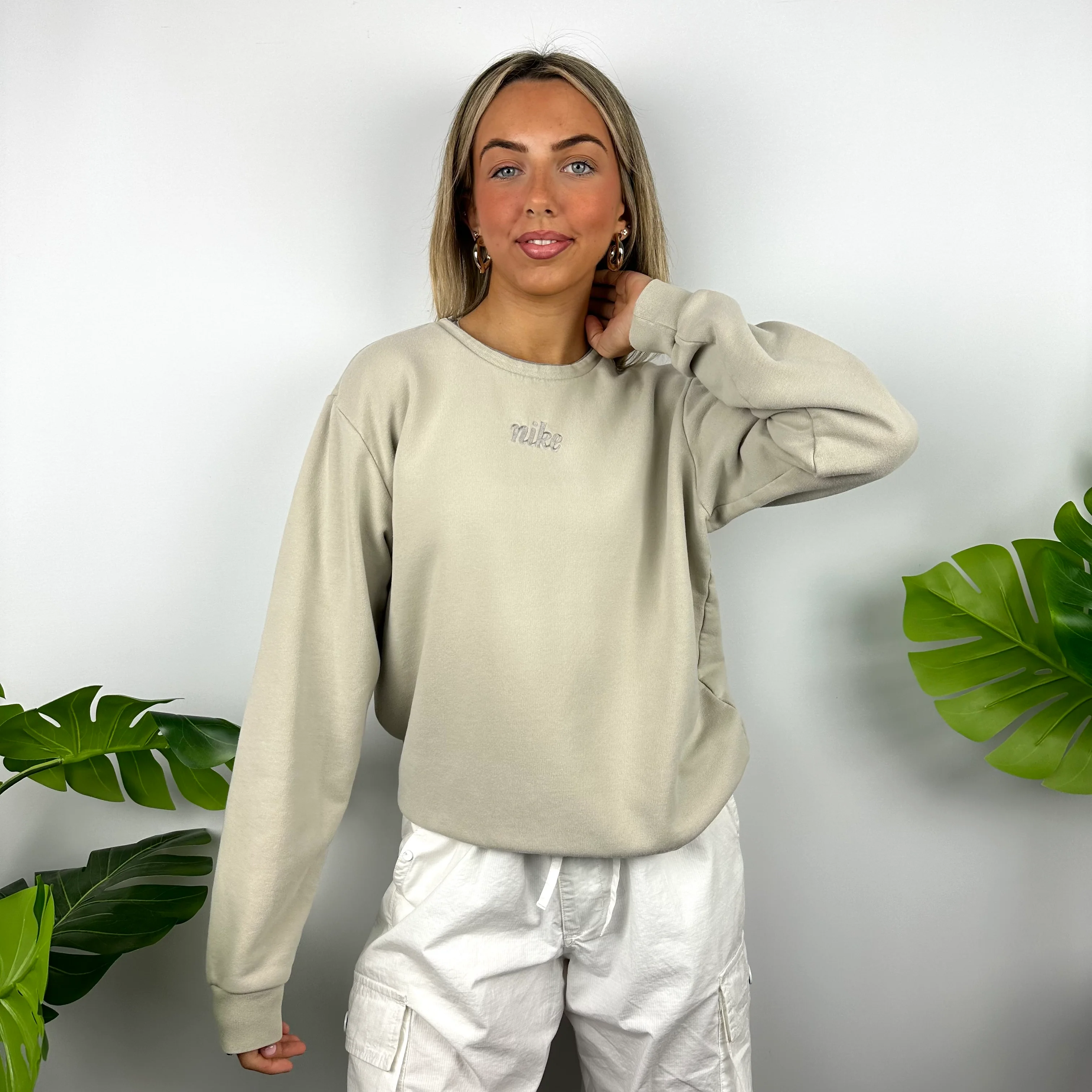 Nike Cream Embroidered Spell Out Sweatshirt (M) - Image 4