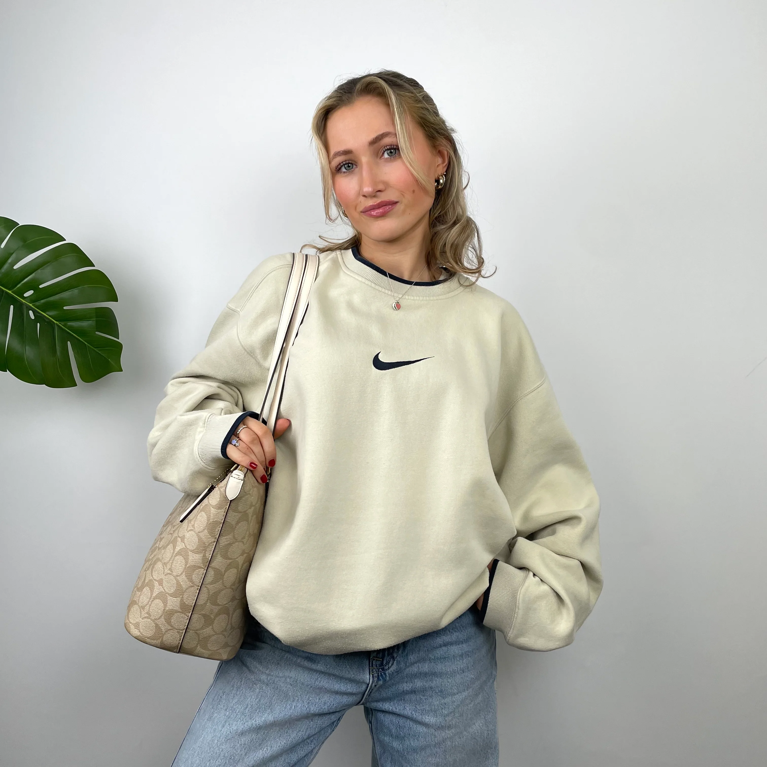 Nike Beige Embroidered Swoosh Sweatshirt (XL) - Image 3