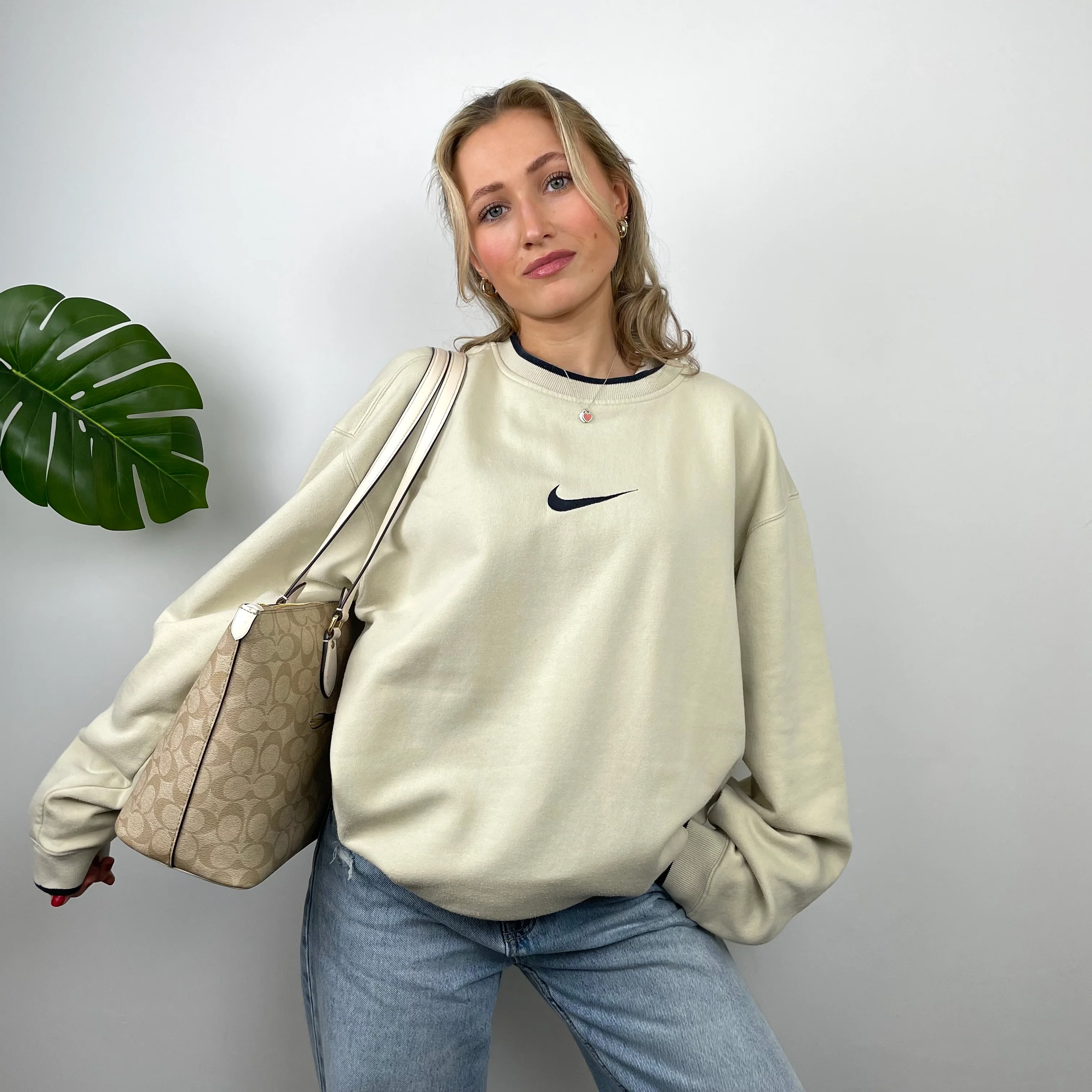 Nike Beige Embroidered Swoosh Sweatshirt (XL) - Image 4