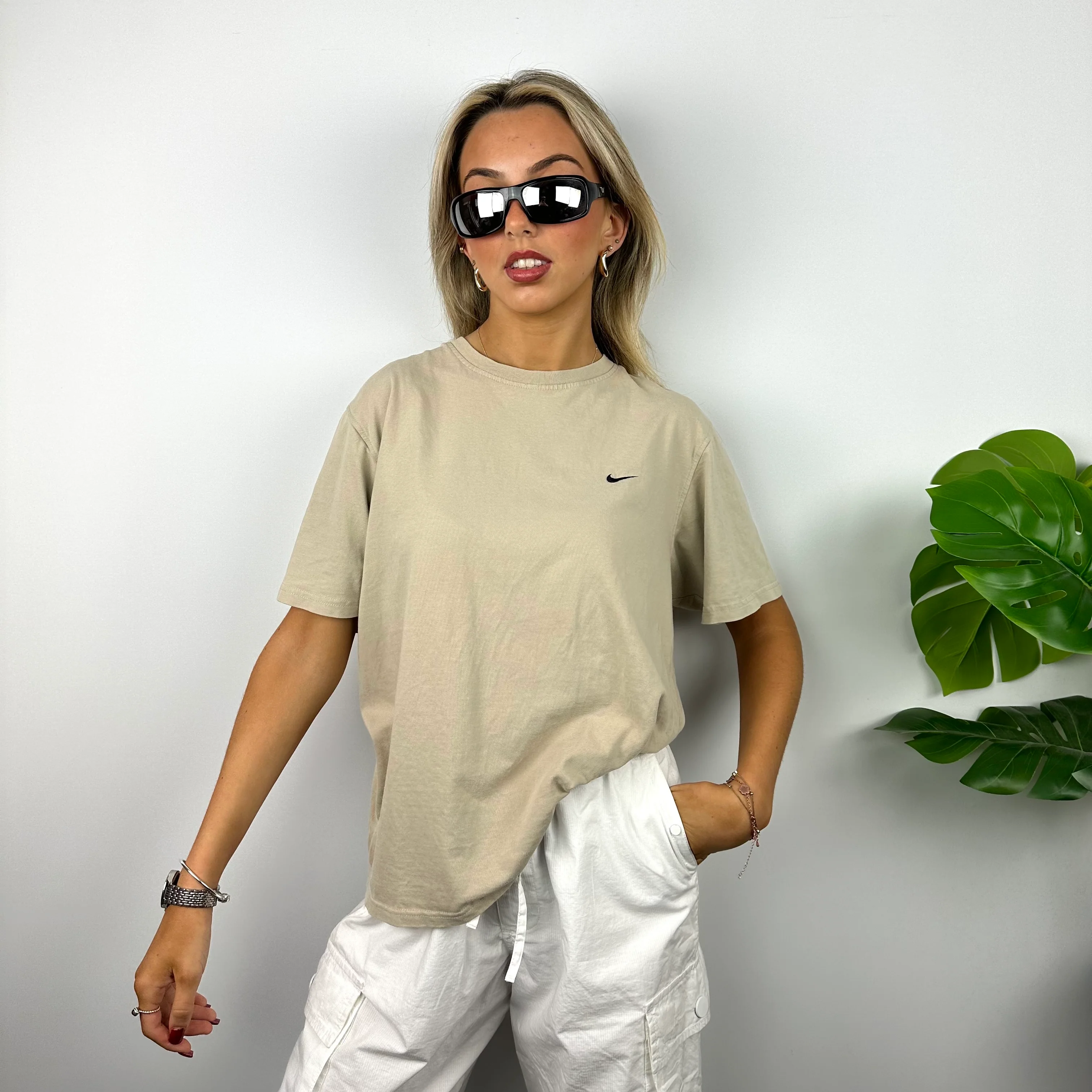 Nike Beige Embroidered Swoosh T Shirt (M) - Image 6