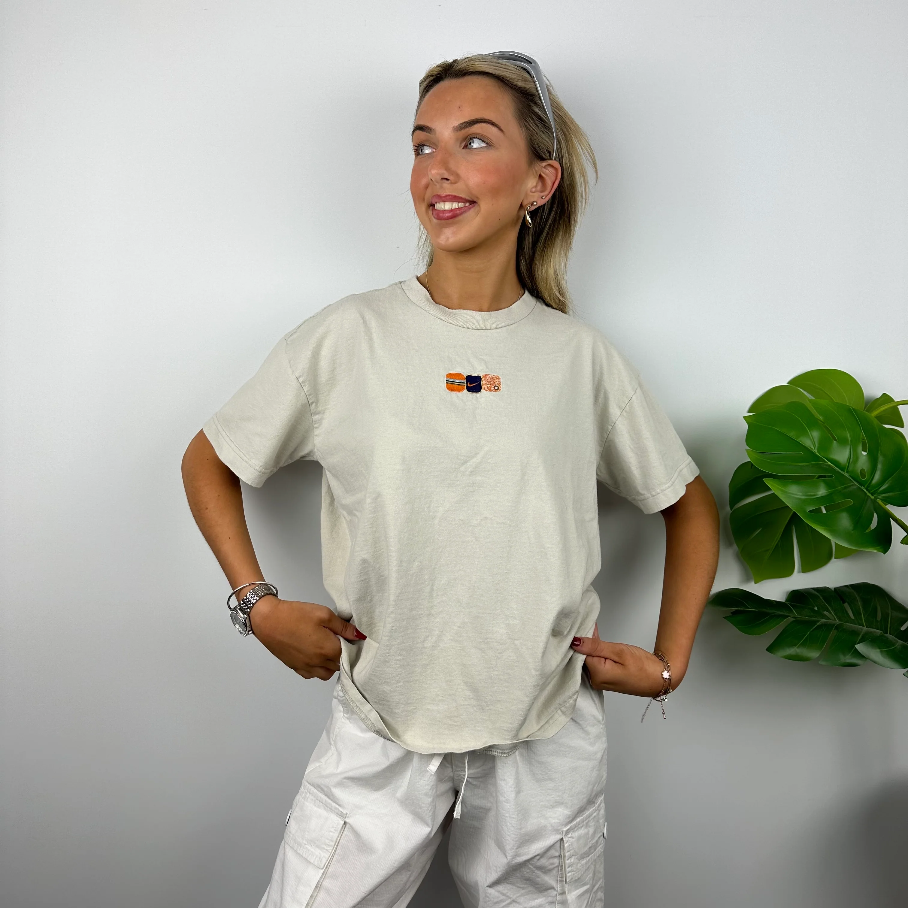 Nike Beige Embroidered Swoosh T Shirt (M) - Image 2