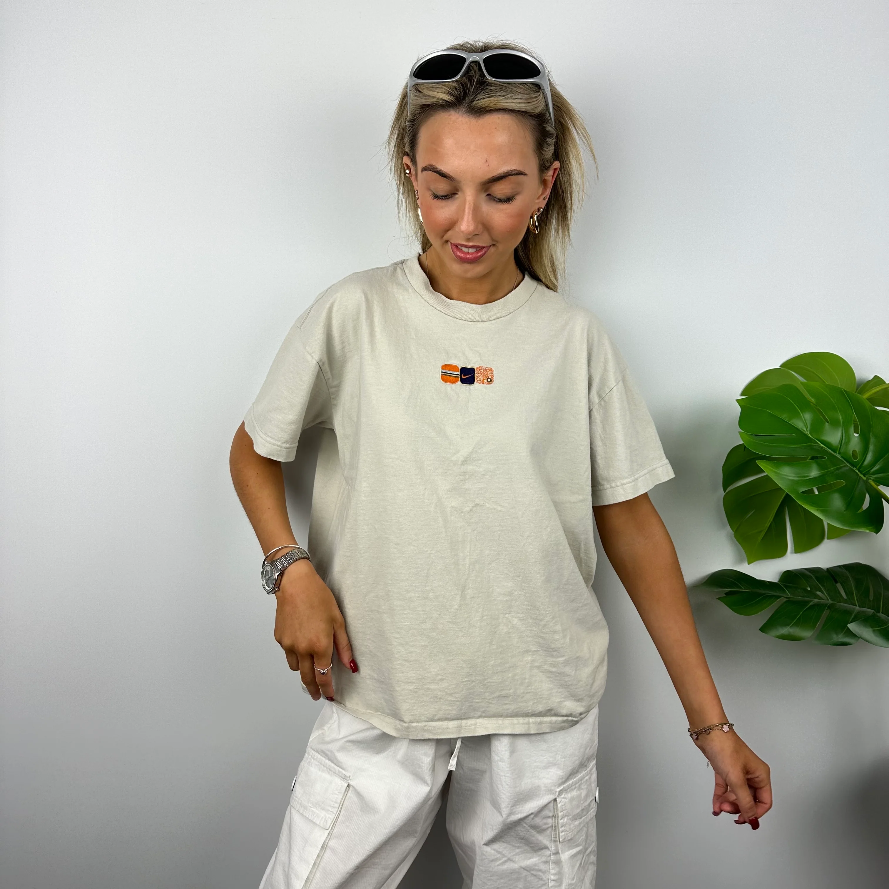 Nike Beige Embroidered Swoosh T Shirt (M) - Image 3