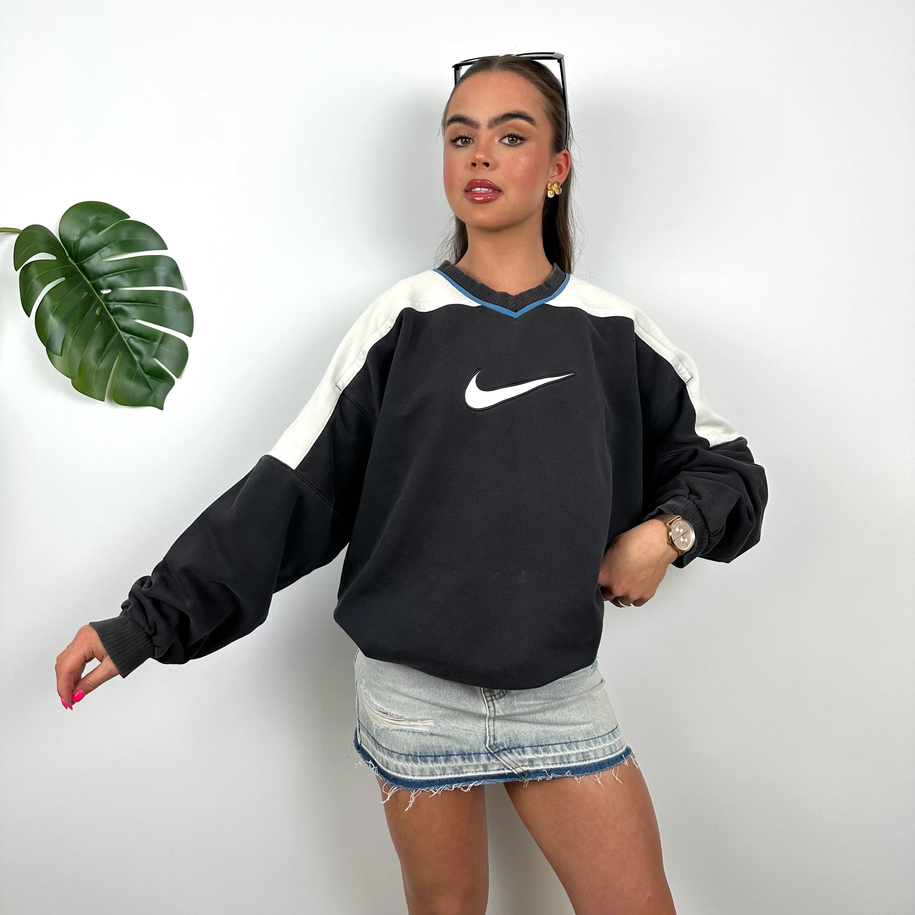 Nike Black Embroidered Centre Swoosh Sweatshirt (L) - Image 2