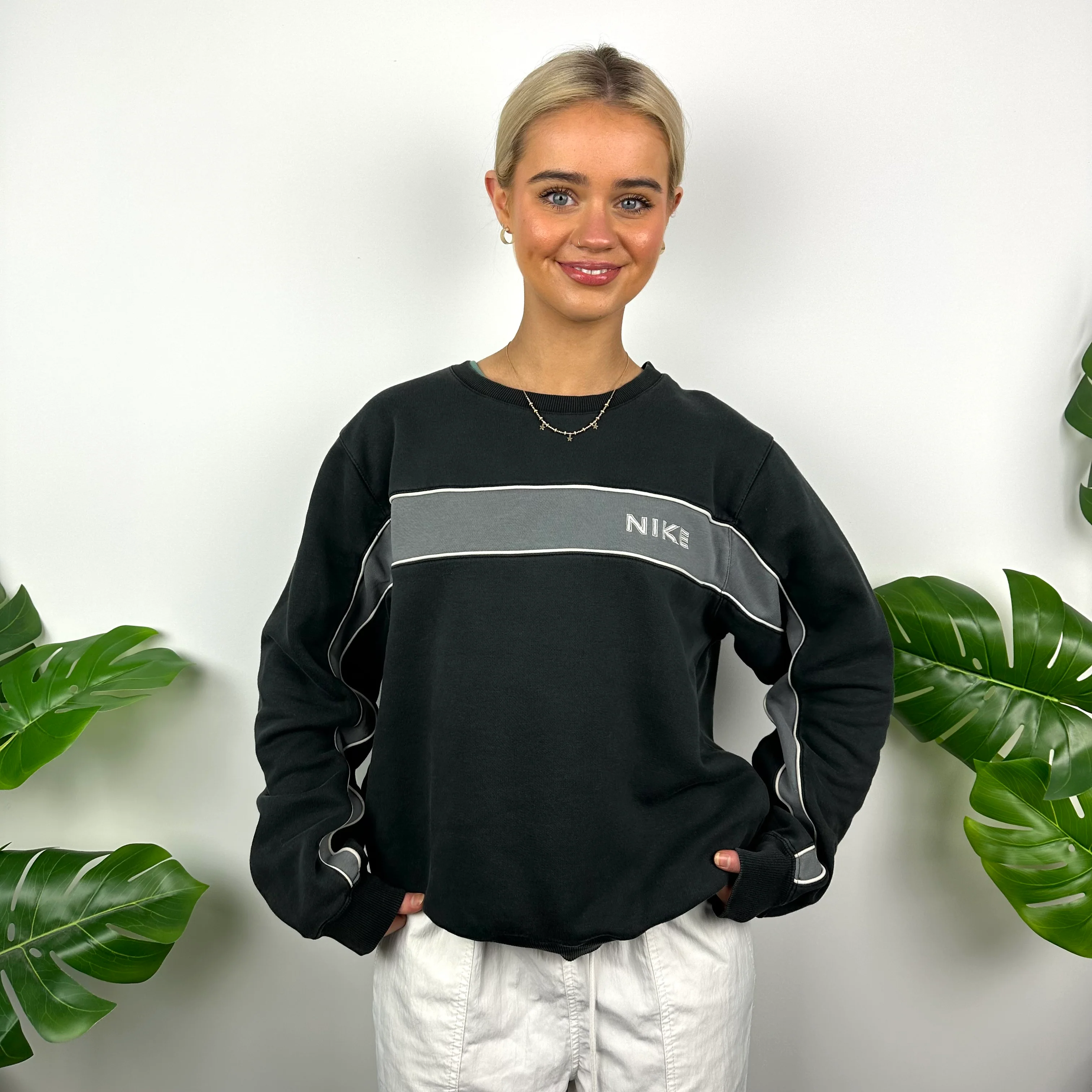 Nike Black Embroidered Spell Out Sweatshirt (S) - Image 3