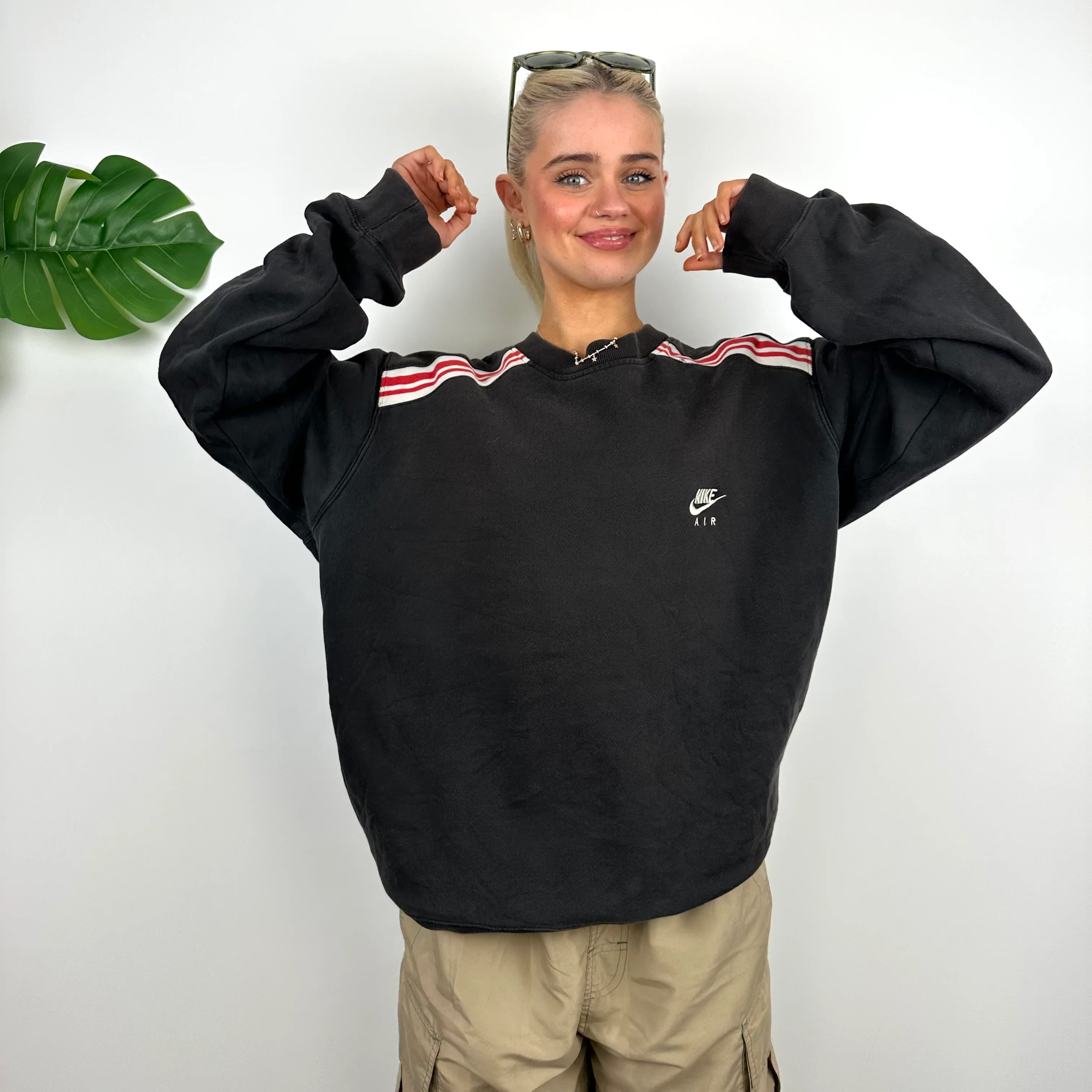 Nike Black Embroidered Spell Out Sweatshirt (M) - Image 3