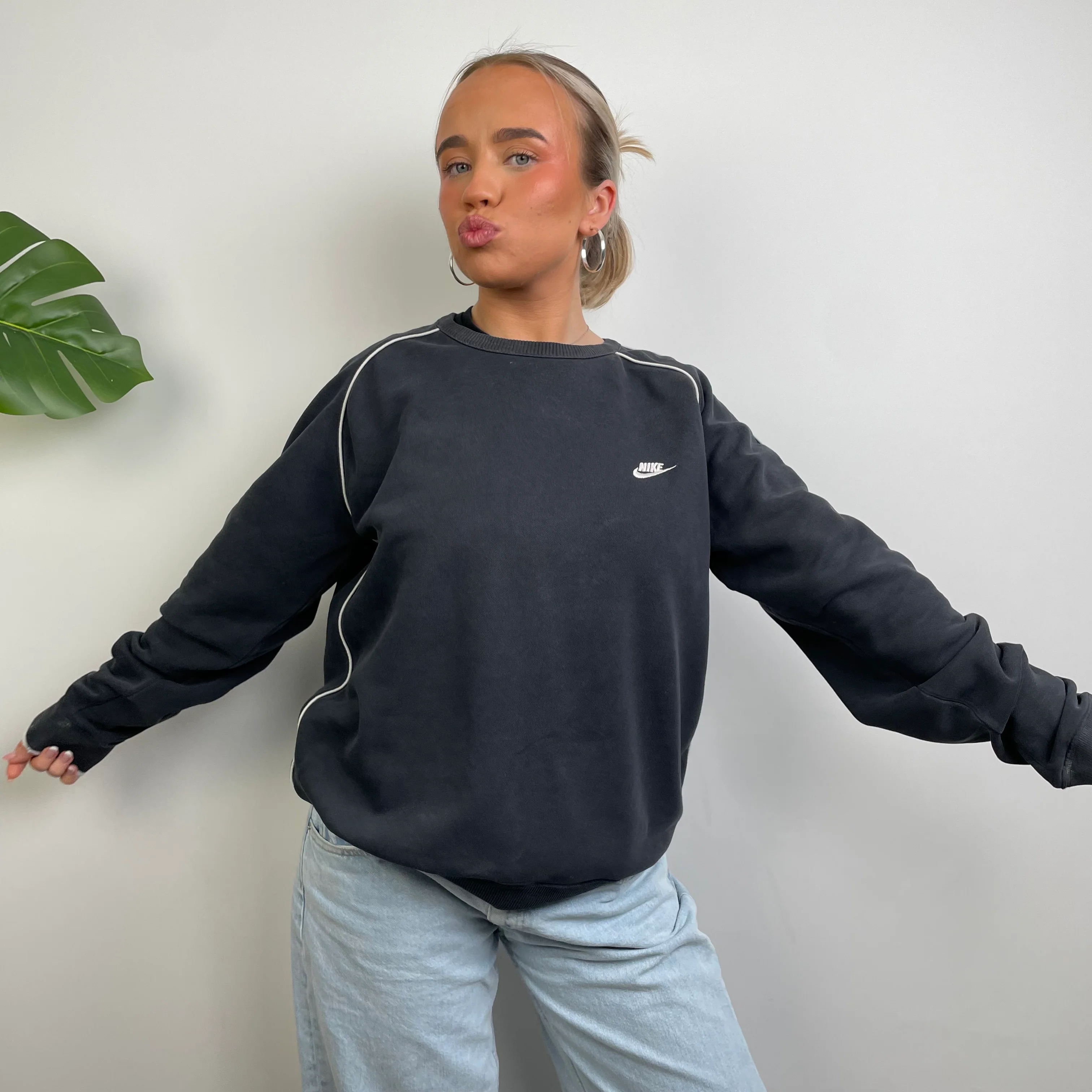 Nike Black Navy Embroidered Spell Out Sweatshirt (M) - Image 3