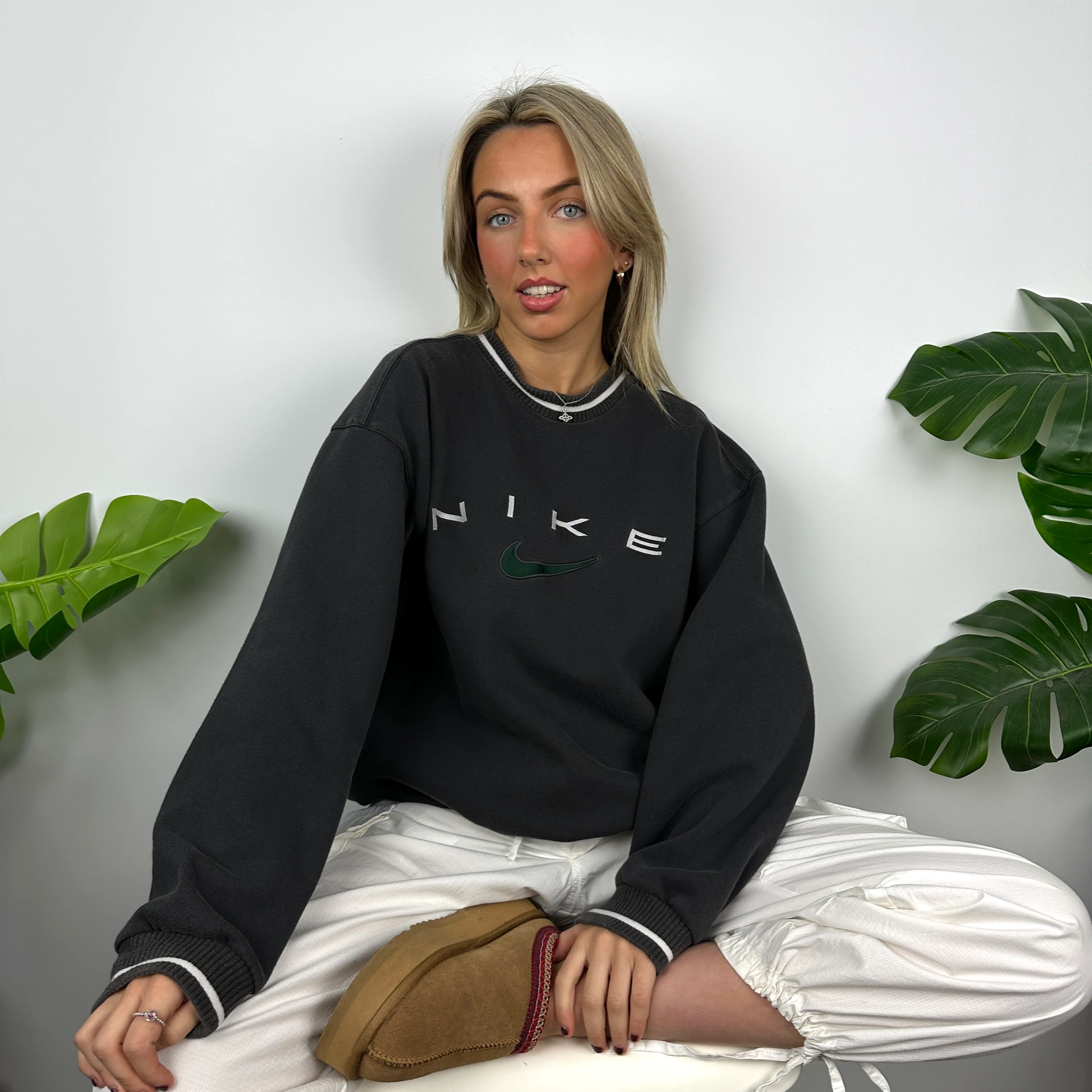 Nike Black Embroidered Spell Out Sweatshirt (M) - Image 3