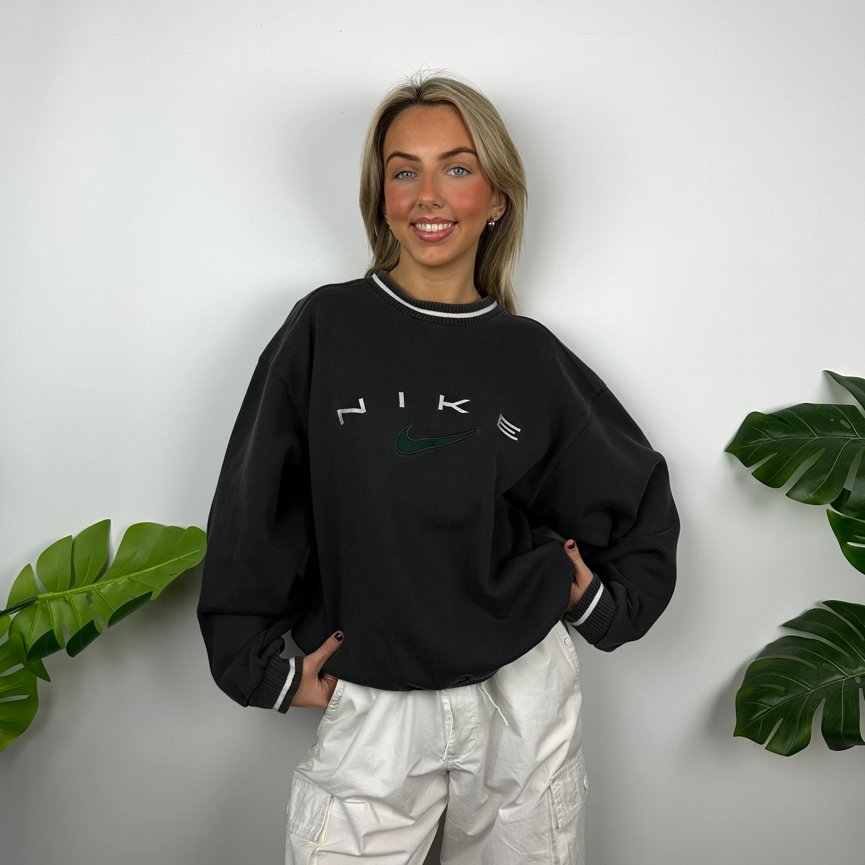 Nike Black Embroidered Spell Out Sweatshirt (M) - Image 4