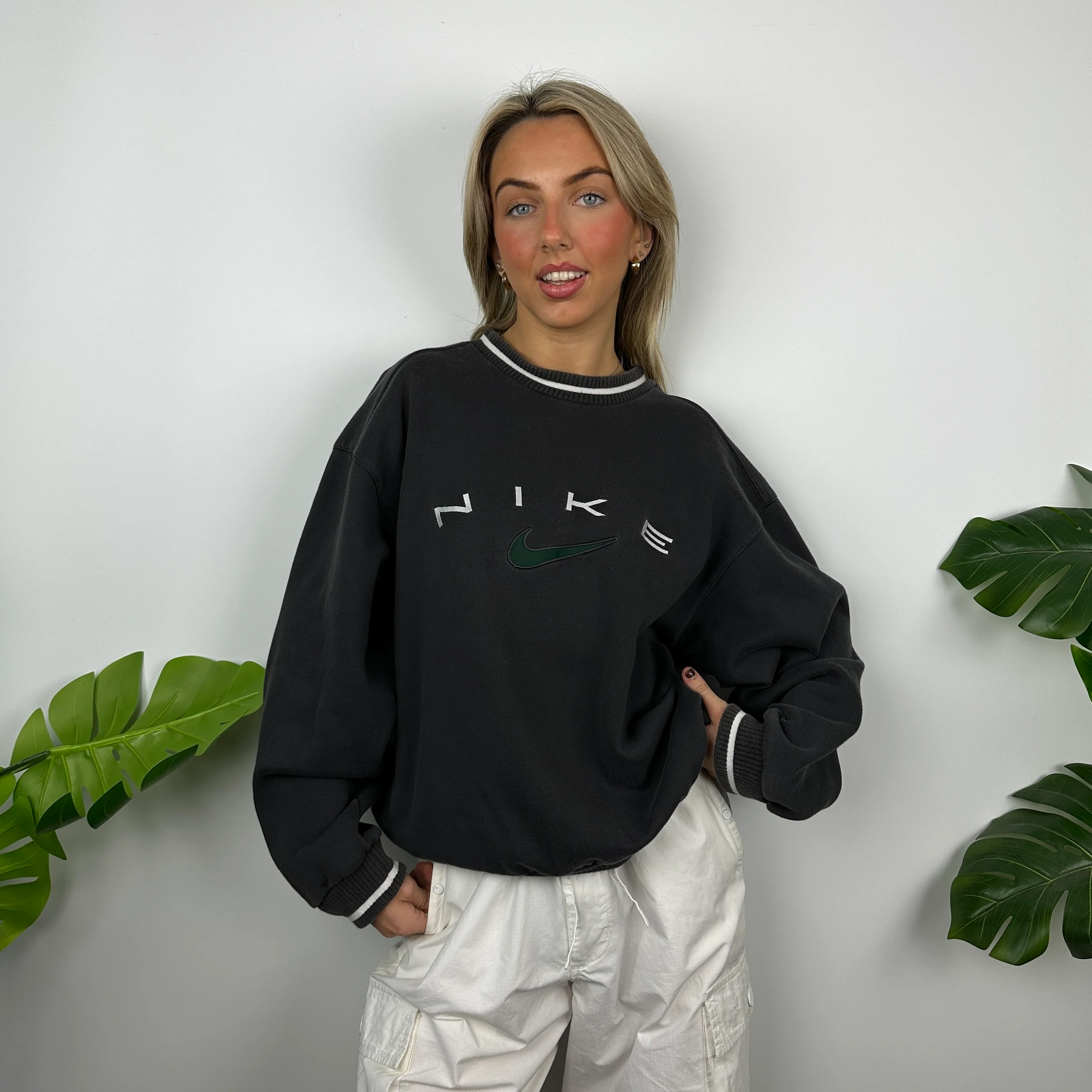 Nike Black Embroidered Spell Out Sweatshirt (M) - Image 5