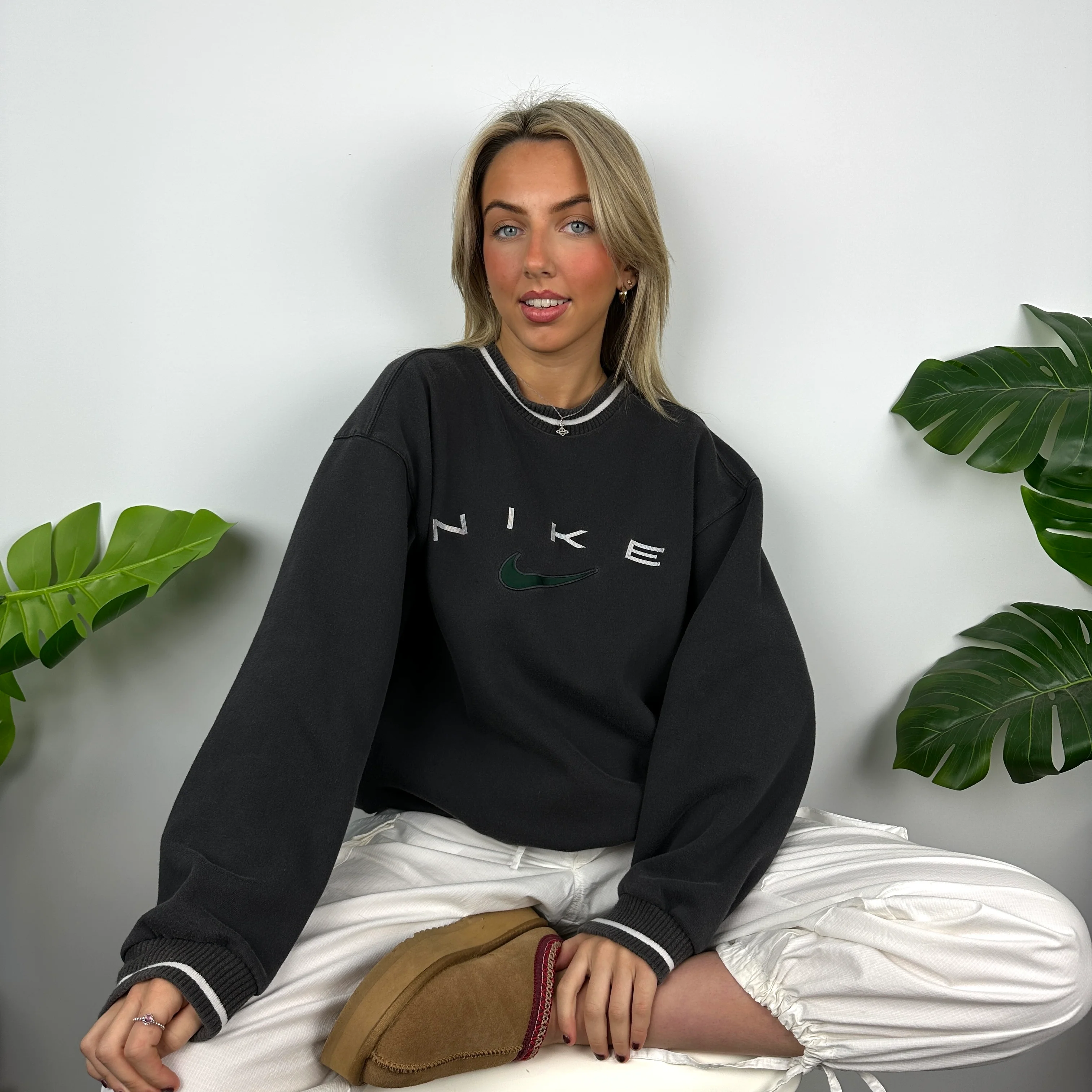 Nike Black Embroidered Spell Out Sweatshirt (M) - Image 6