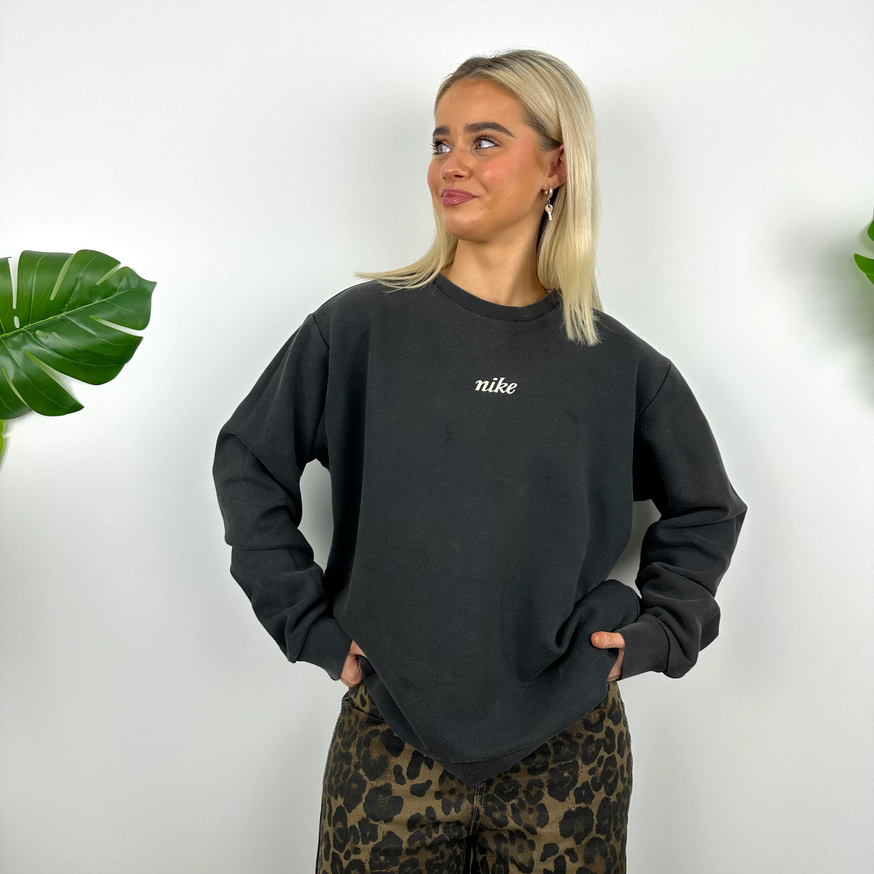 Nike Black Embroidered Spell Out Sweatshirt (L) - Image 4
