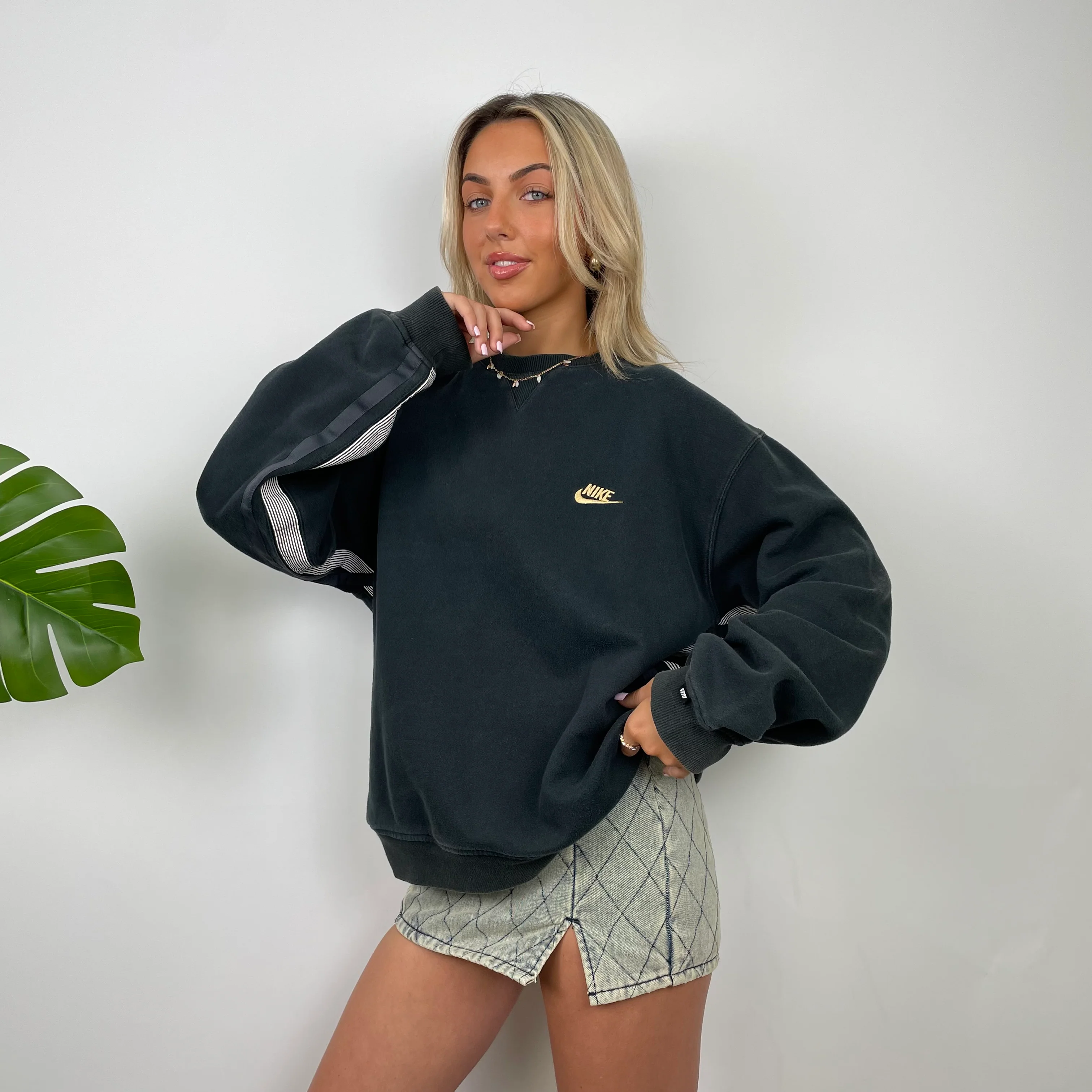 Nike Black Embroidered Spell Out Sweatshirt (L) - Image 5